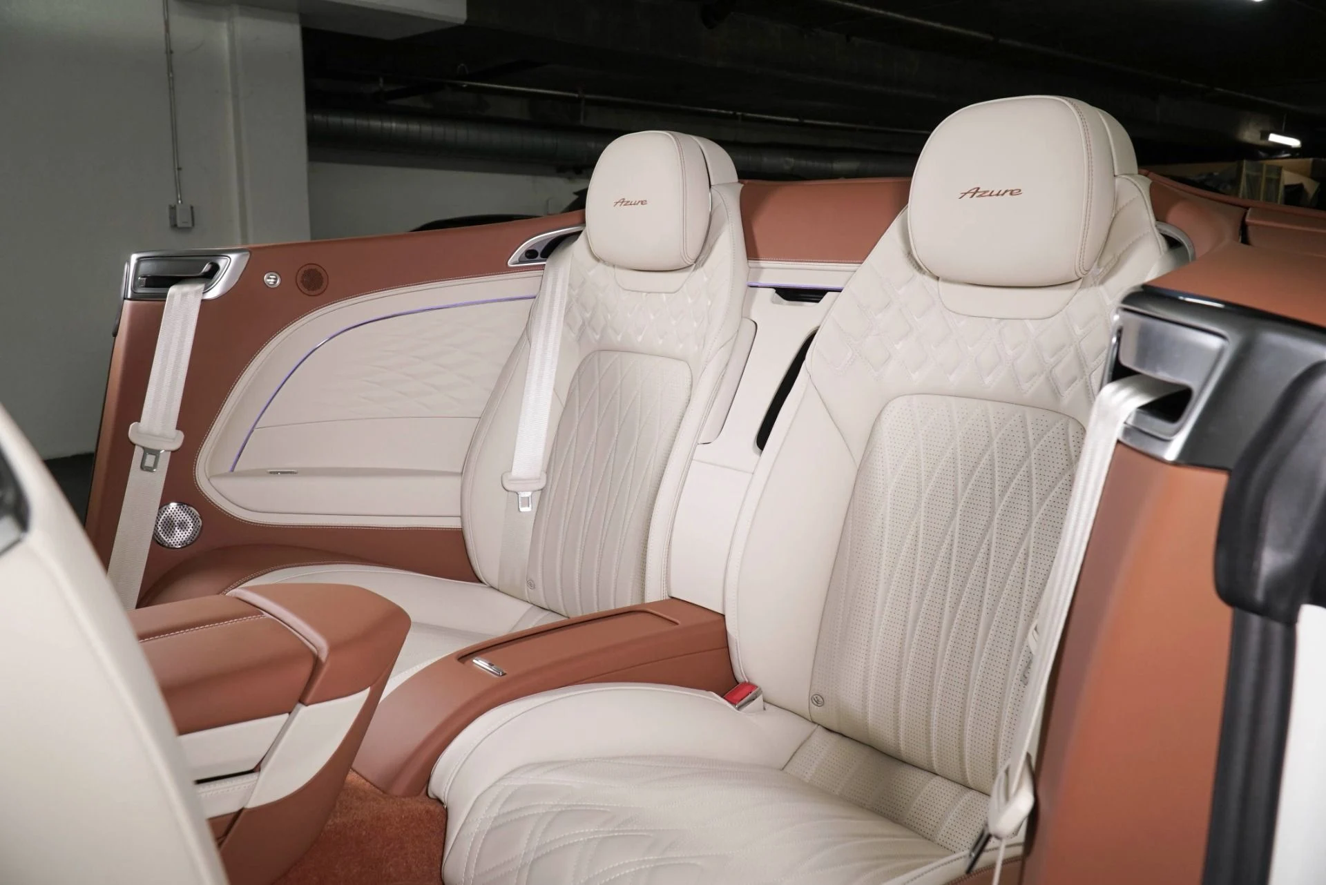 mph023_2222322677_New_2026_Bentley_Continental_GTC_Azure_1771012045_182fb4ad55