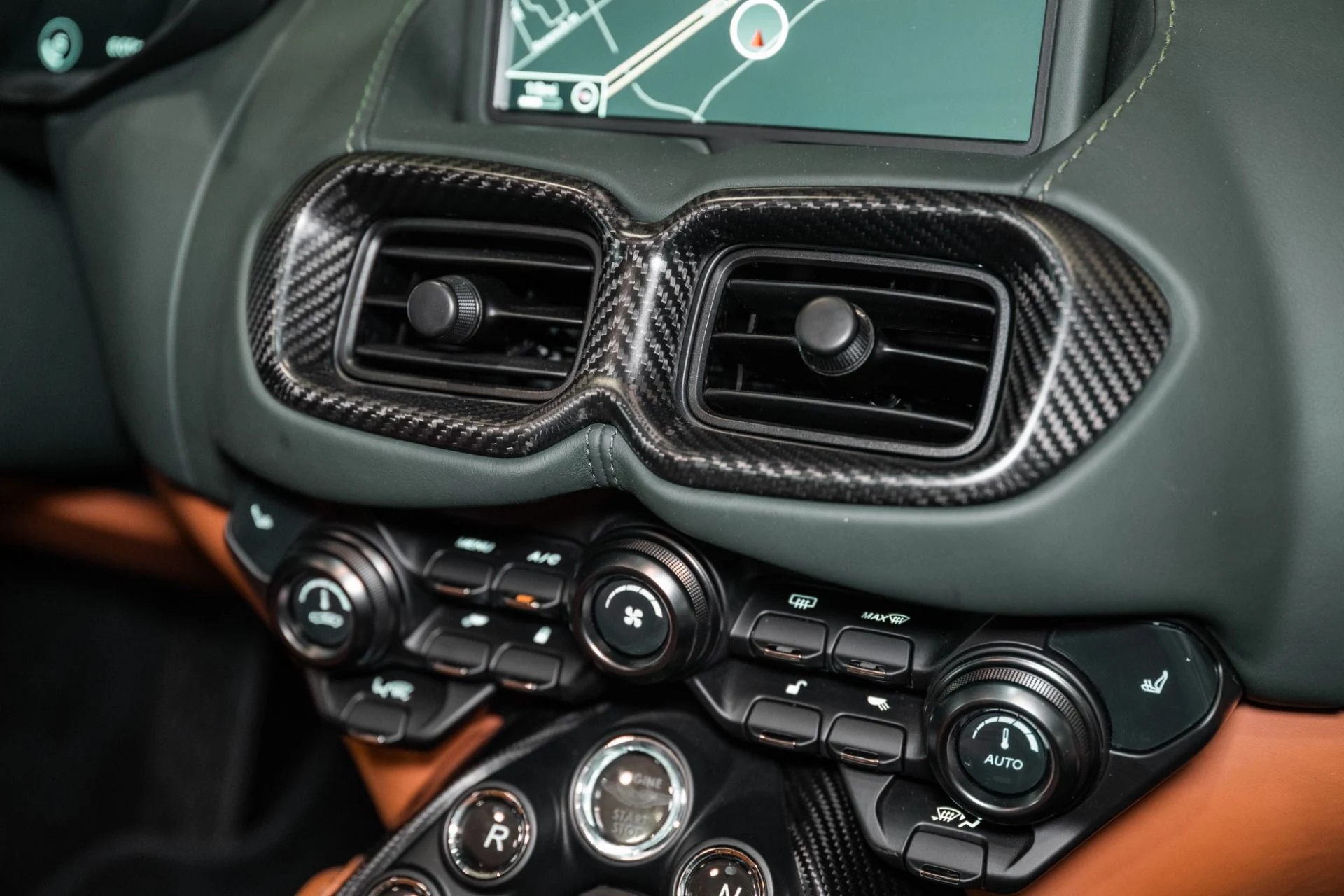mph023_2222882819_Used_2023_Aston_Martin_Vantage_V12_1787760014_1922368a49