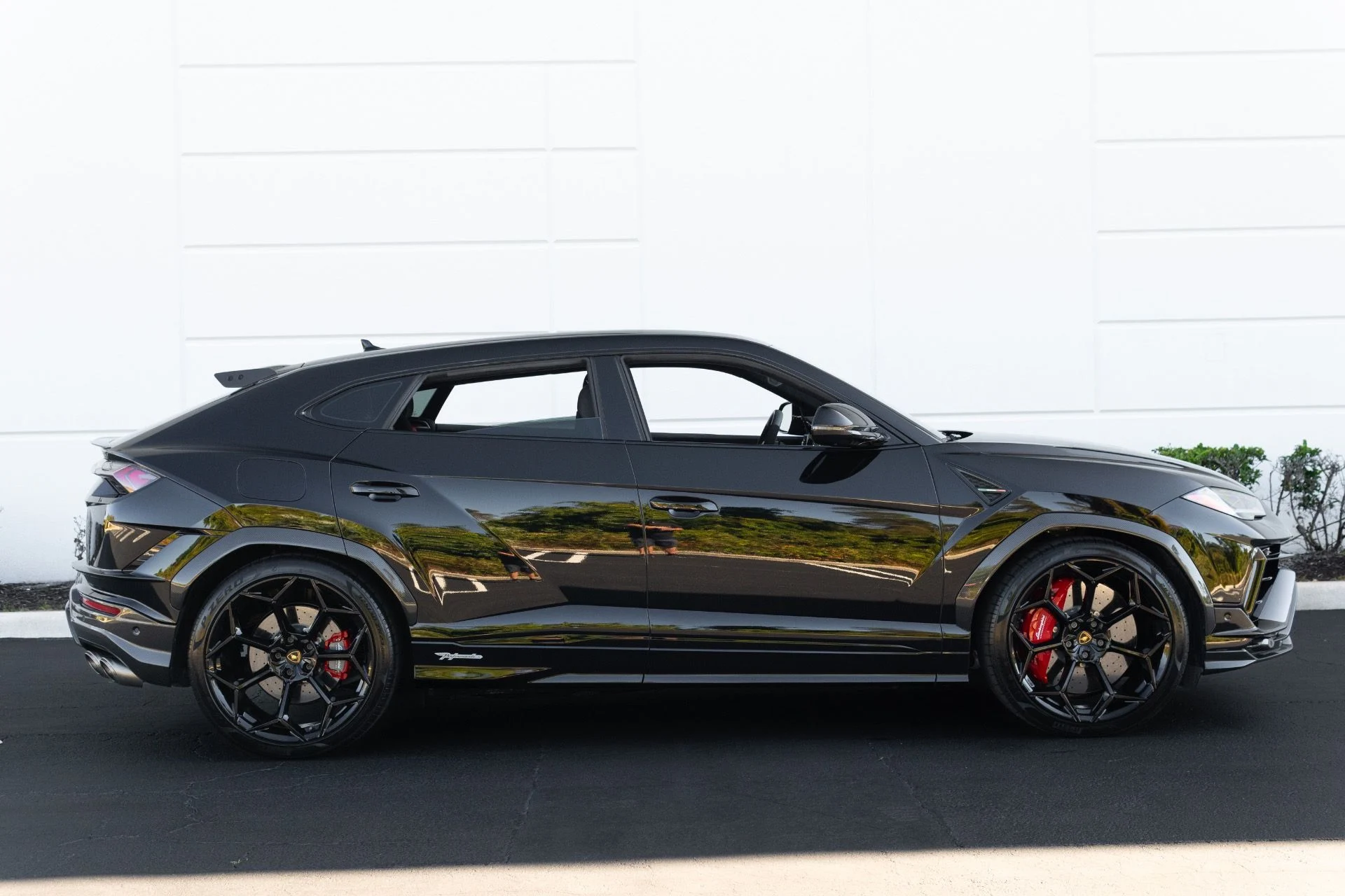 mph023_2225382338_Used_2024_Lamborghini_Urus_Performante_1770940170_34dac9be9f