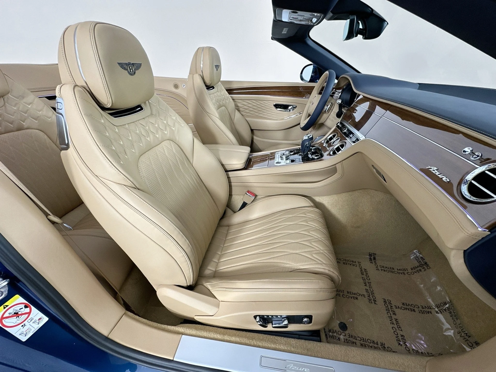 mph023_2225421402_24_7d800311d9