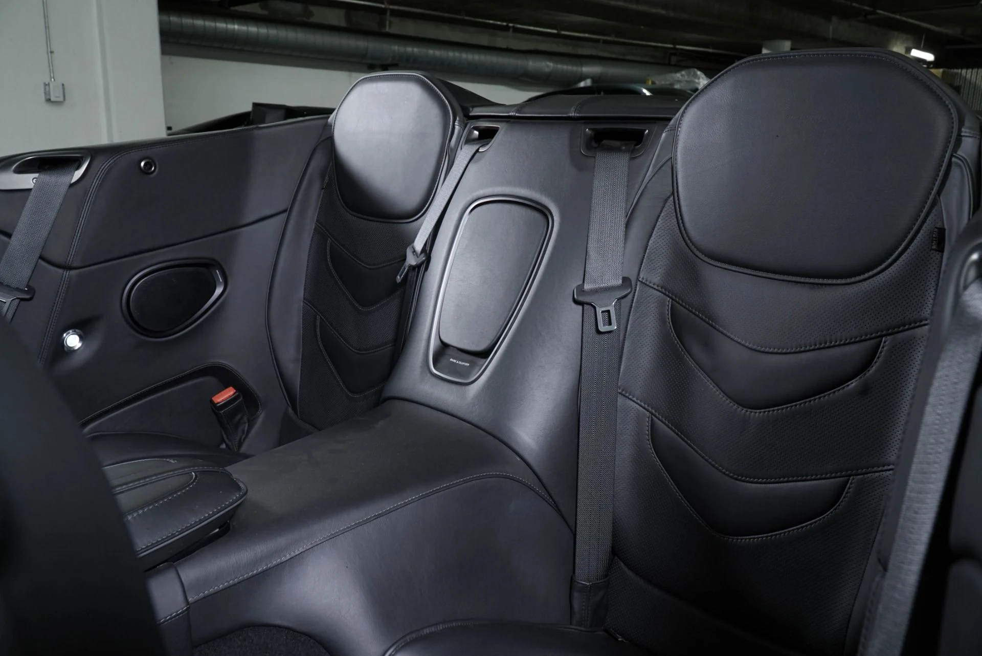 mph023_2225986187_Used_2020_Aston_Martin_DBS_Superleggera_1765307997_ae5d1d05bb