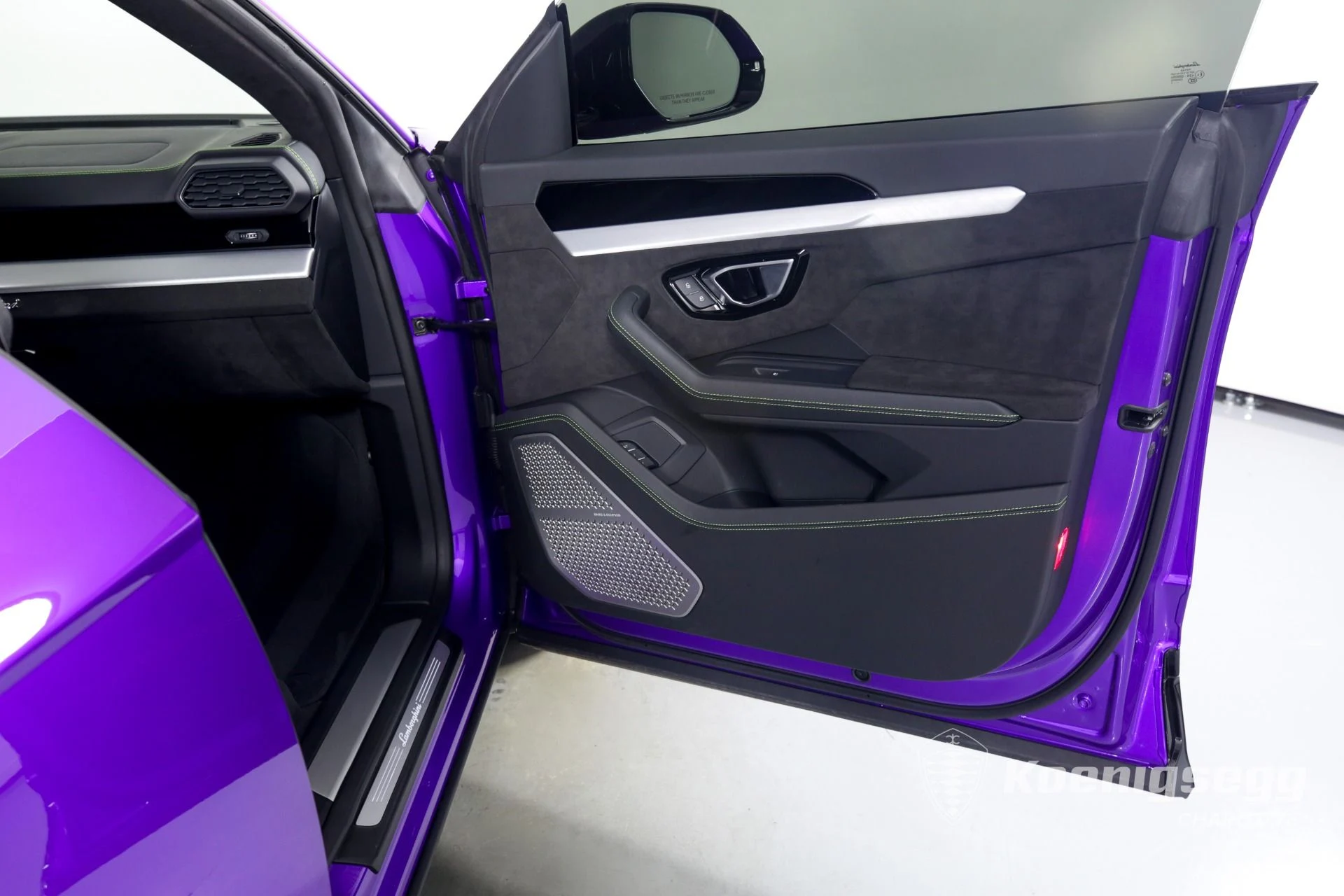 mph023_2230181721_Used_2022_Lamborghini_Urus_1671738145_4914ec4fad