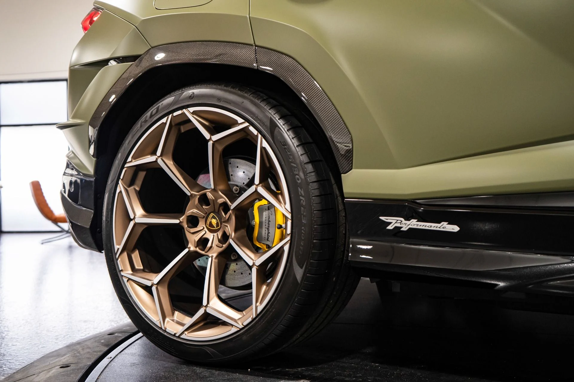 mph023_2232185496_Used_2023_Lamborghini_Urus_Performante_FACTORY_MATTE_322297_MSRP_1764031007_dd553c224c