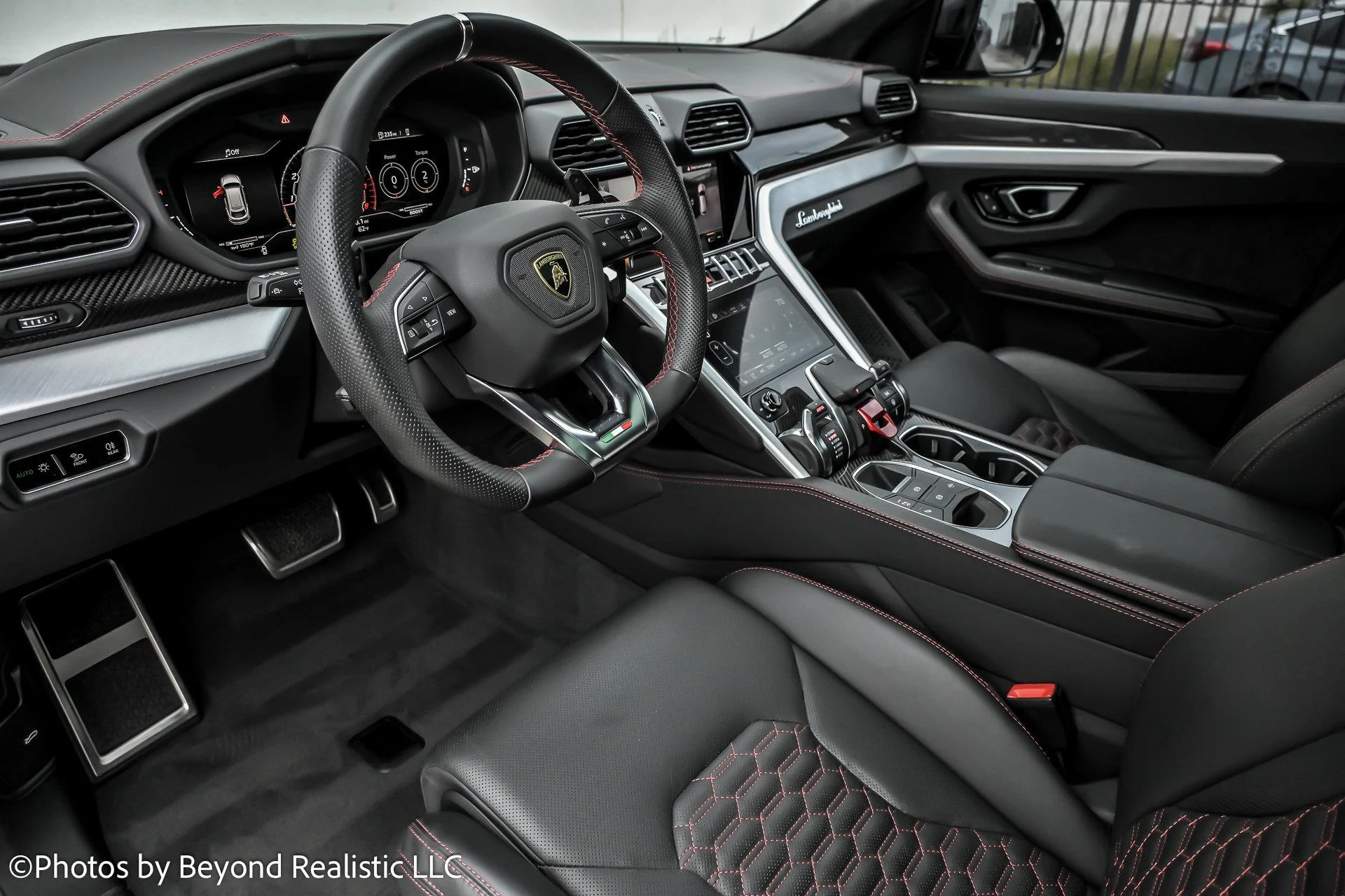 mph023_2237407487_Used_2022_Lamborghini_Urus_1760342220_f728ea15d5