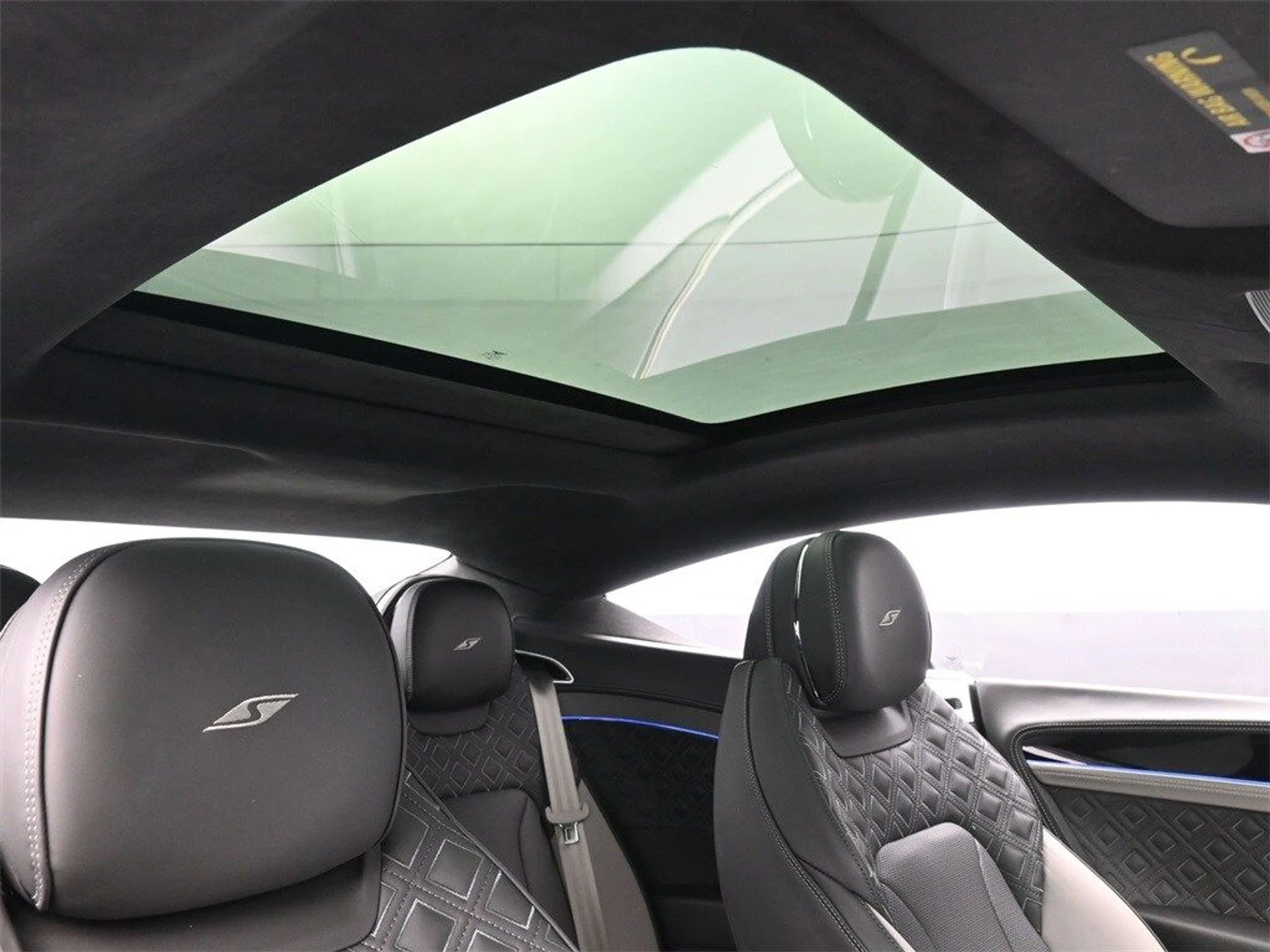 mph023_2242905535_0d3d0362ce1f4ce63e51768b64641849x_27758a5884