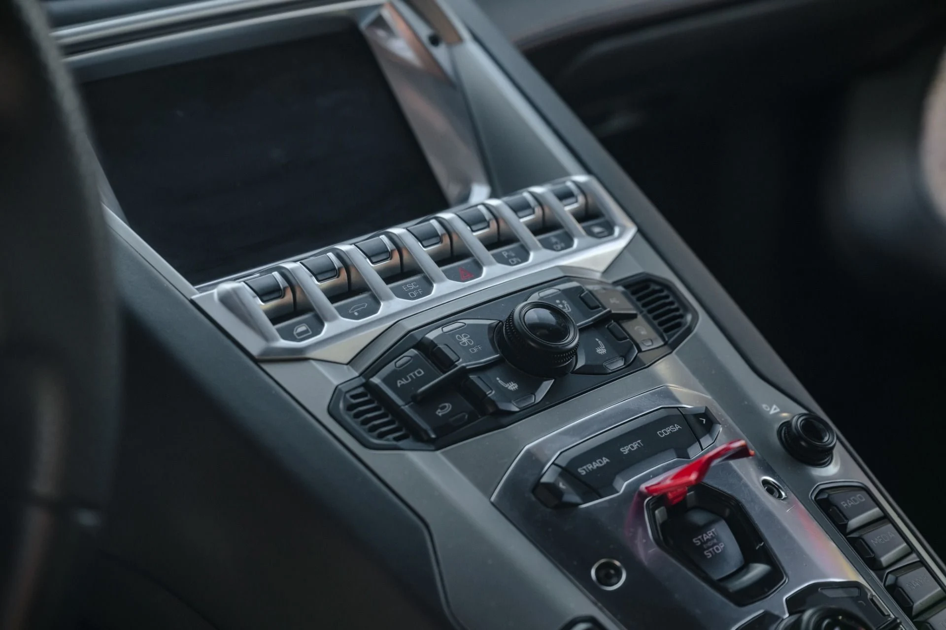 mph023_2243652893_12776_p24_l_965cd4652c