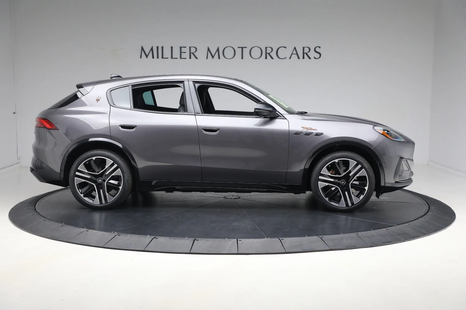 mph023_2244529205_New_2025_Maserati_Grecale_Folgore_e332ab10ee