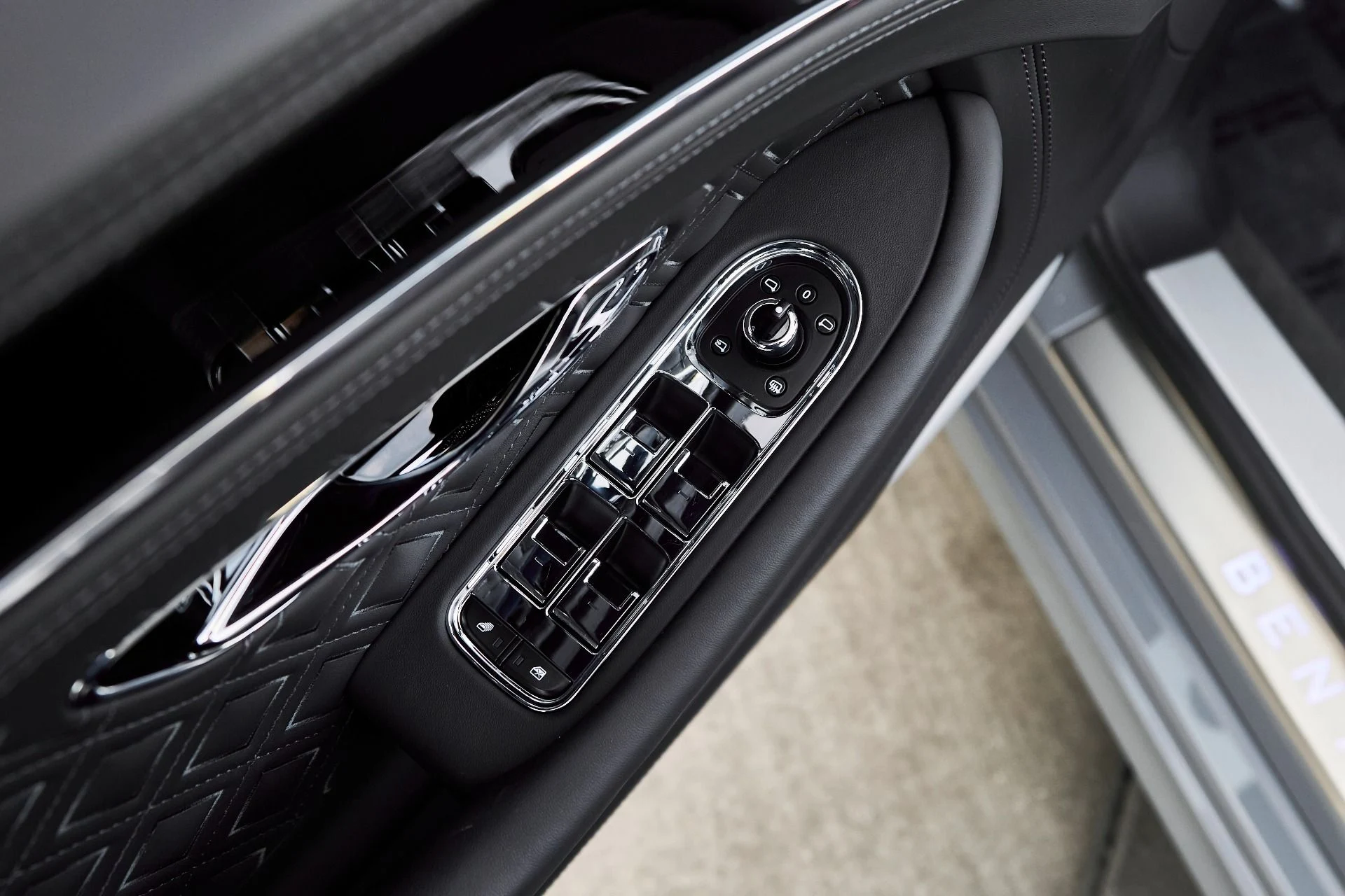 mph023_2249259501_Used_2024_Bentley_Continental_GT_V8_S_1764464380_f6f421fe46