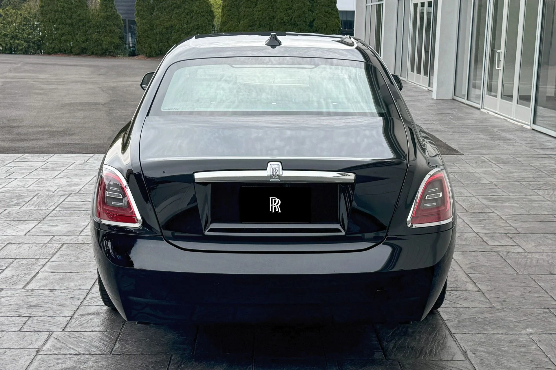 mph023_2272501566_Used_2021_Rolls_Royce_Ghost_1745317212_346f376765