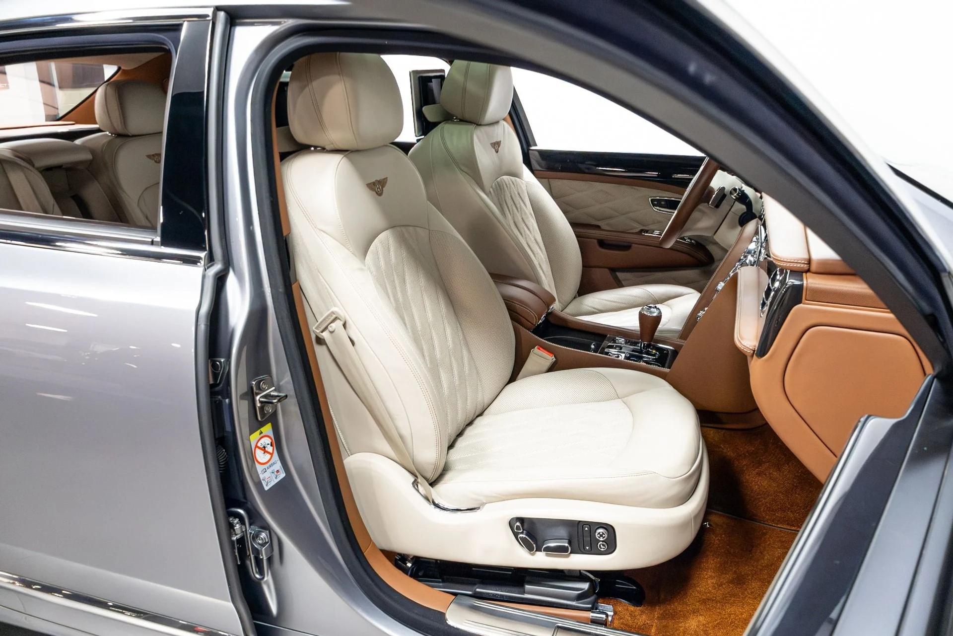 mph023_2273364836_Used_2017_Bentley_Mulsanne_Speed_1775685979_58a39410a3