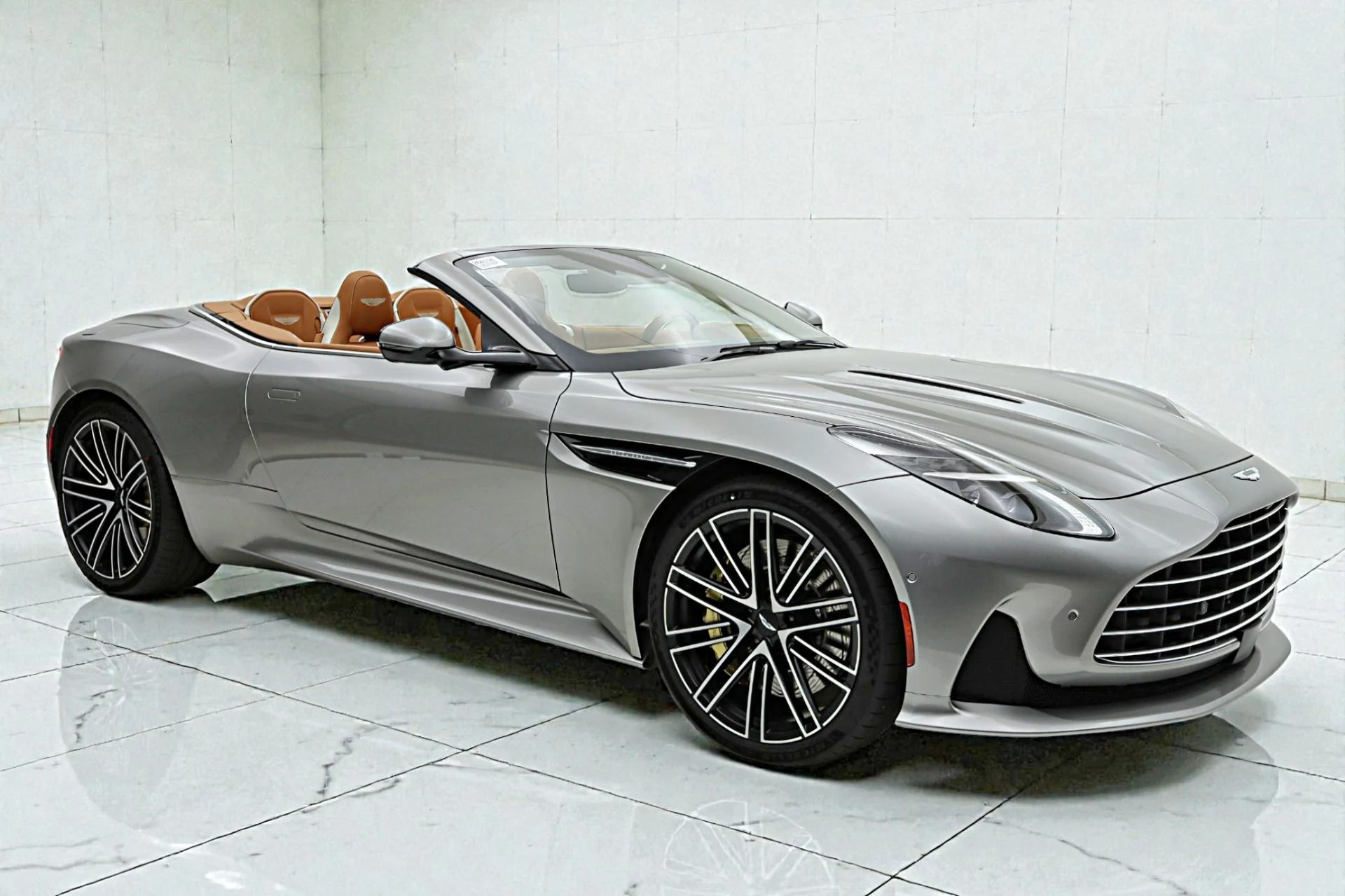 mph023_2278572348_New_2026_Aston_Martin_DB_12_Volante_dbfe04da22