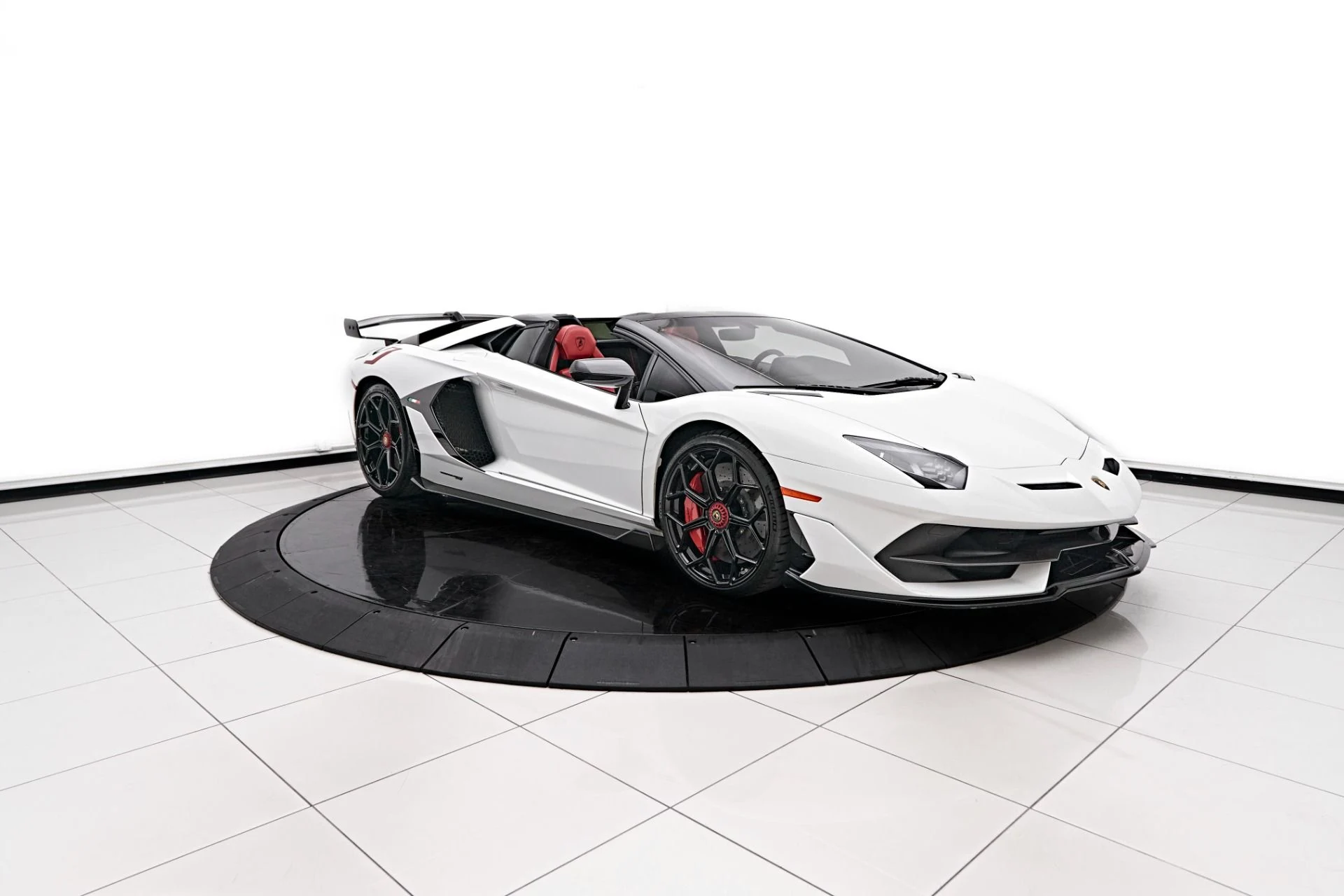 mph023_228421563_Used_2021_Lamborghini_Aventador_SVJ_Base_1722739728_54b2f44e6b