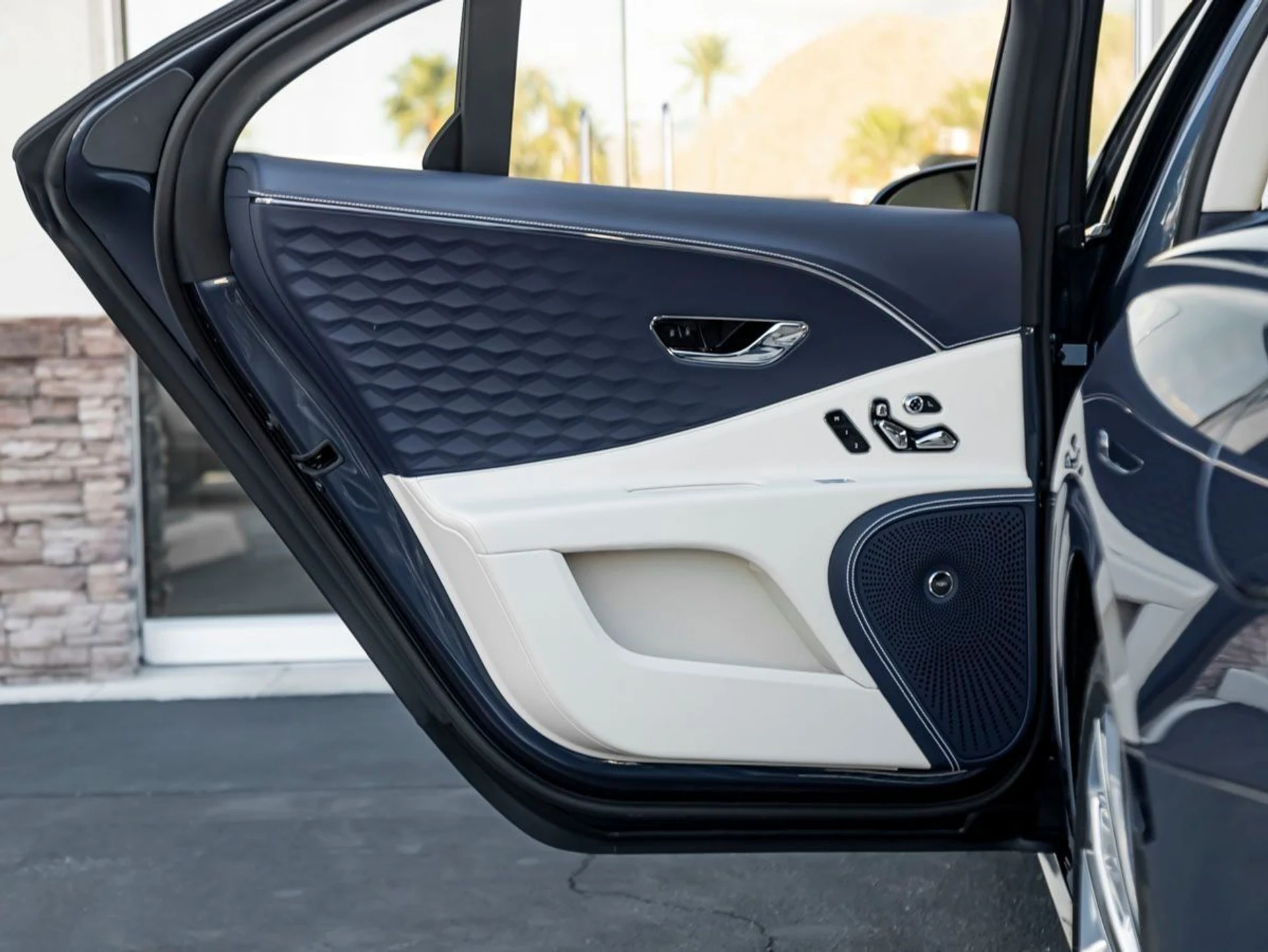 mph023_2286449567_24_3f3a9793df