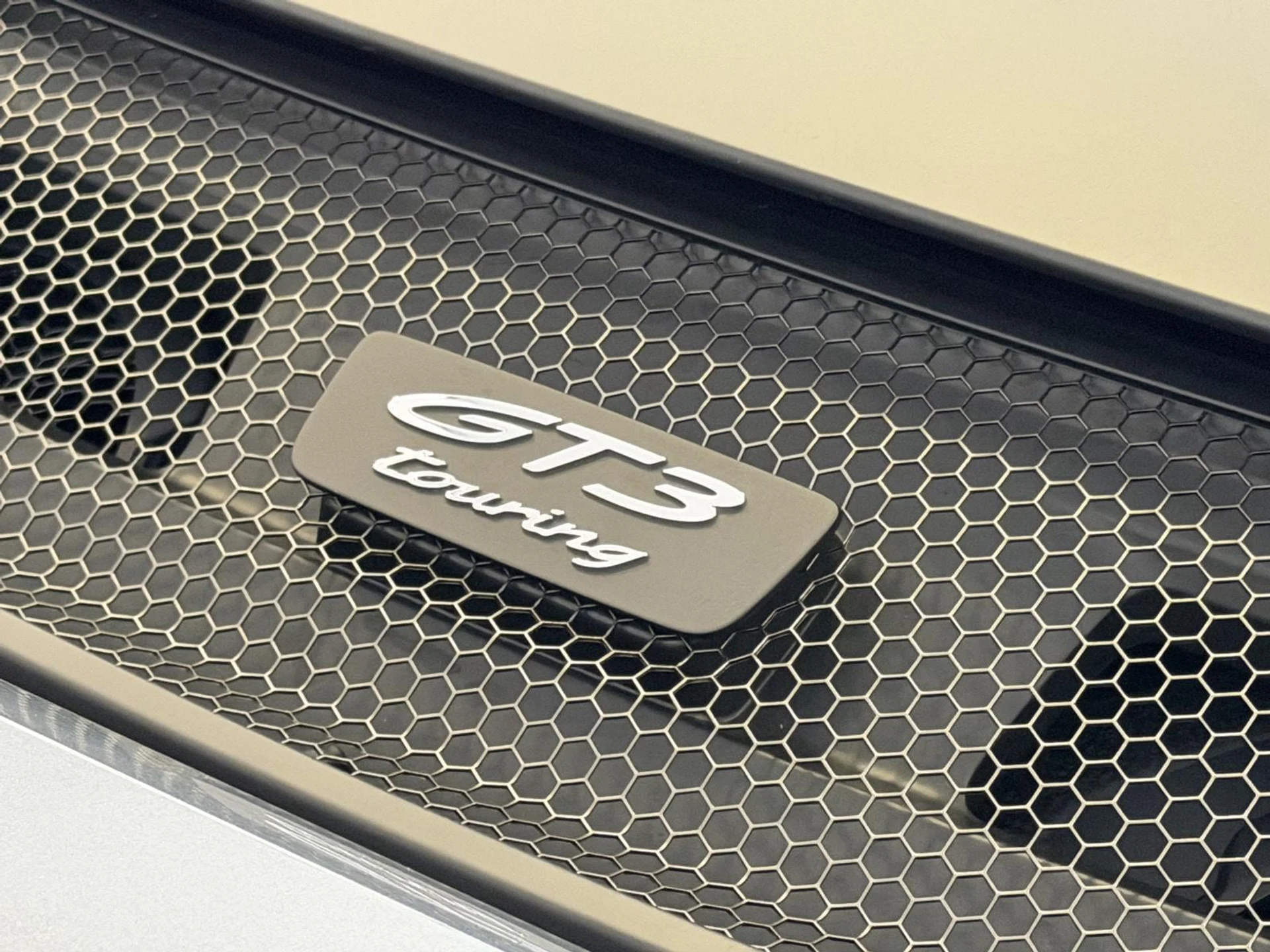 mph023_2289925344_c4cee8ef003b7a3db33ffb92269f9168x_5488c00940