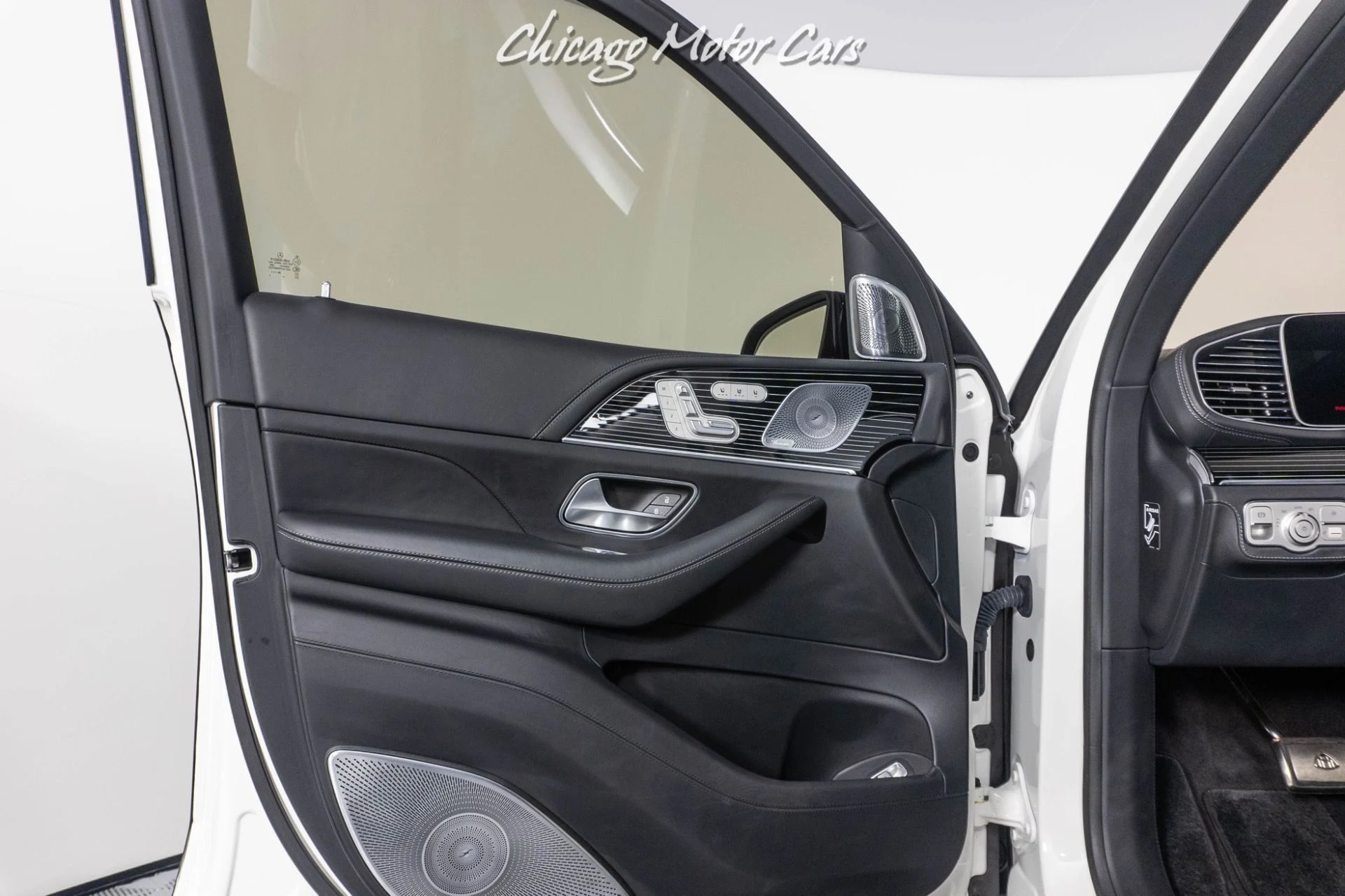 mph023_2292606884_10022_p24_l_3d03817ebf