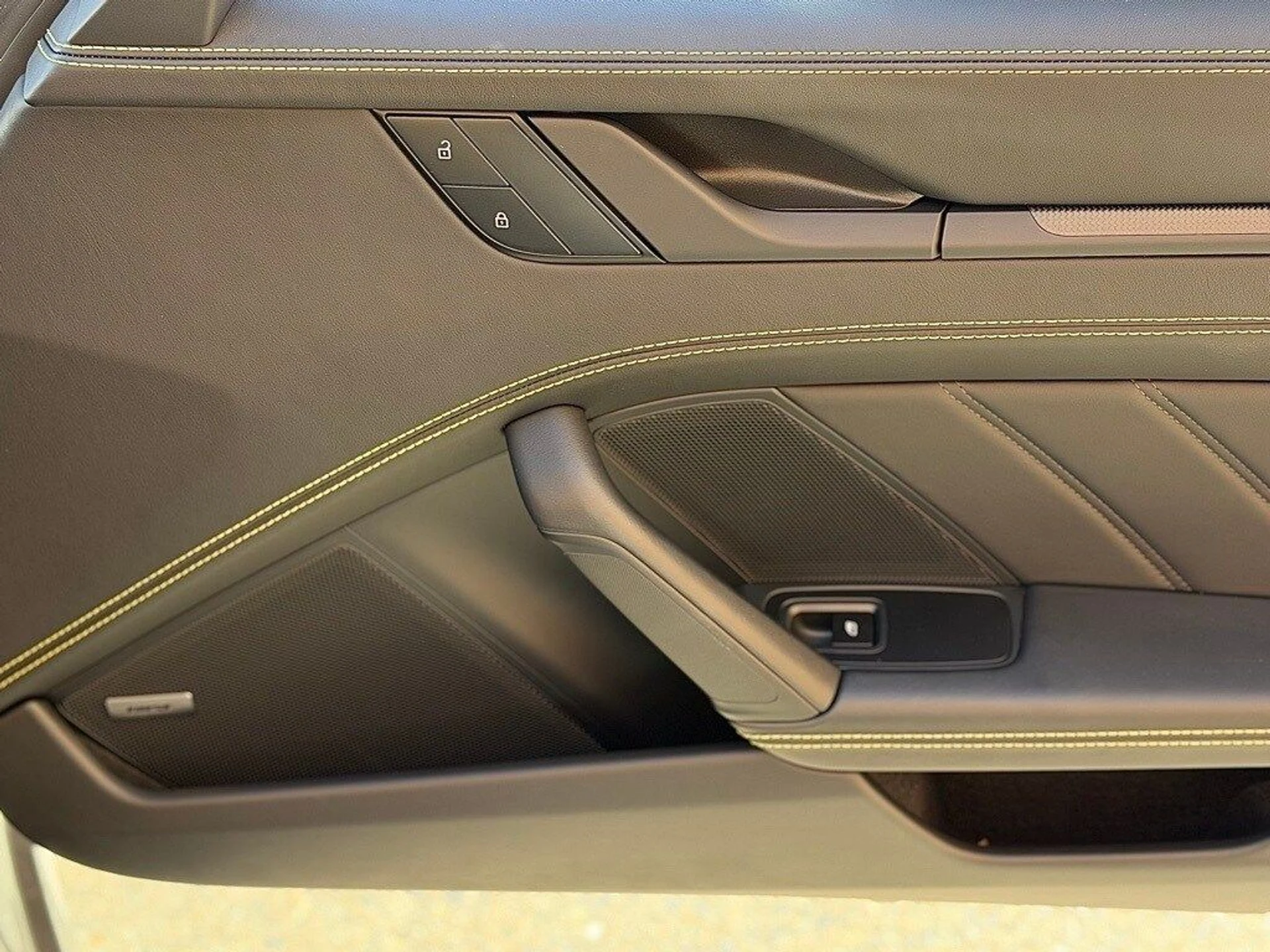 mph023_2298572454_429d9edd5c2096f90ddfc7e791dfcd93x_453c847748