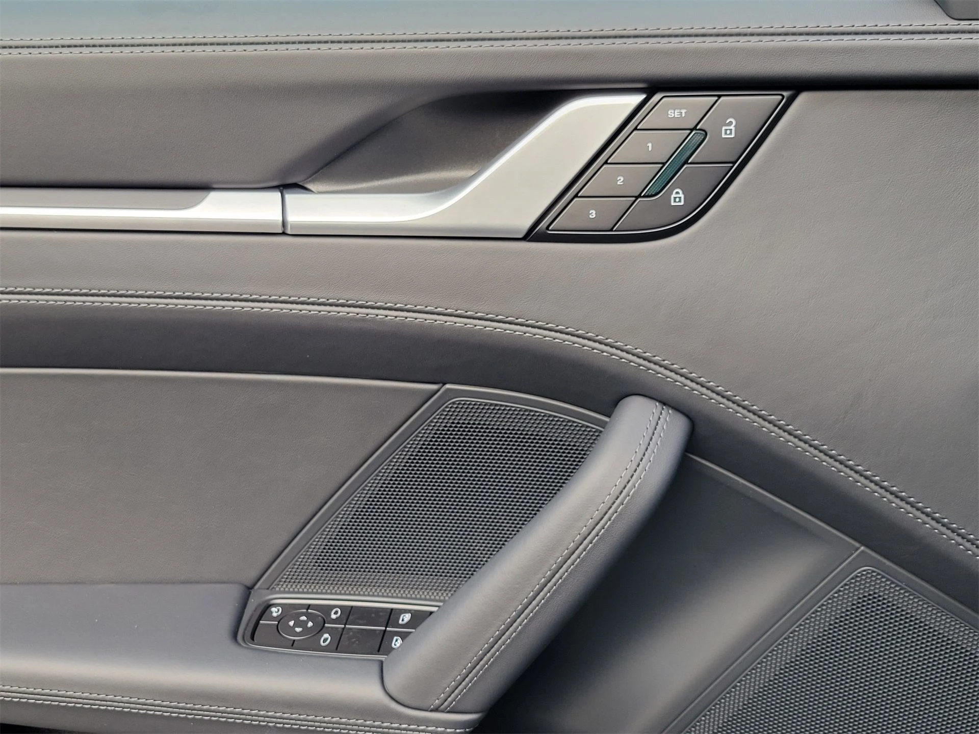 mph023_2300418214_b81ca504fd011492b6951cc9401ee37b_2f8b786e5d