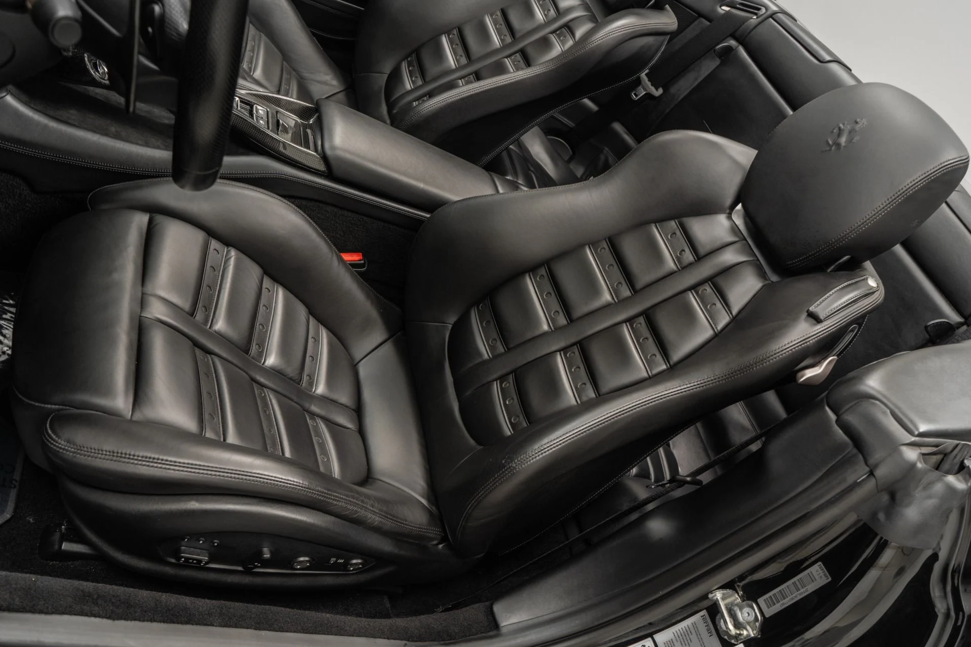 mph023_2304508350_Used_2011_Ferrari_California_Daytona_Seats_Carbon_Fiber_Driving_Zone_Carbon_Dash_Inserts_1760563898_30038d4f43