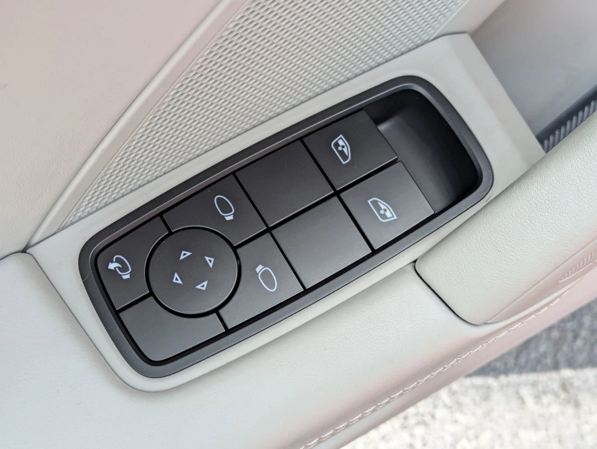 mph023_2313217794_bb08c3becdbef3caf4b36a7ff9f0618bx_adcd3f5c61