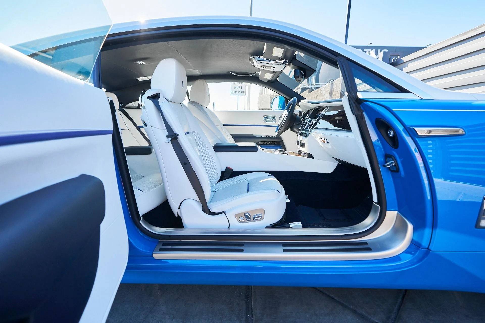 mph023_2317195435_Used_2020_Rolls_Royce_Wraith_Base_1762567728_a603590760