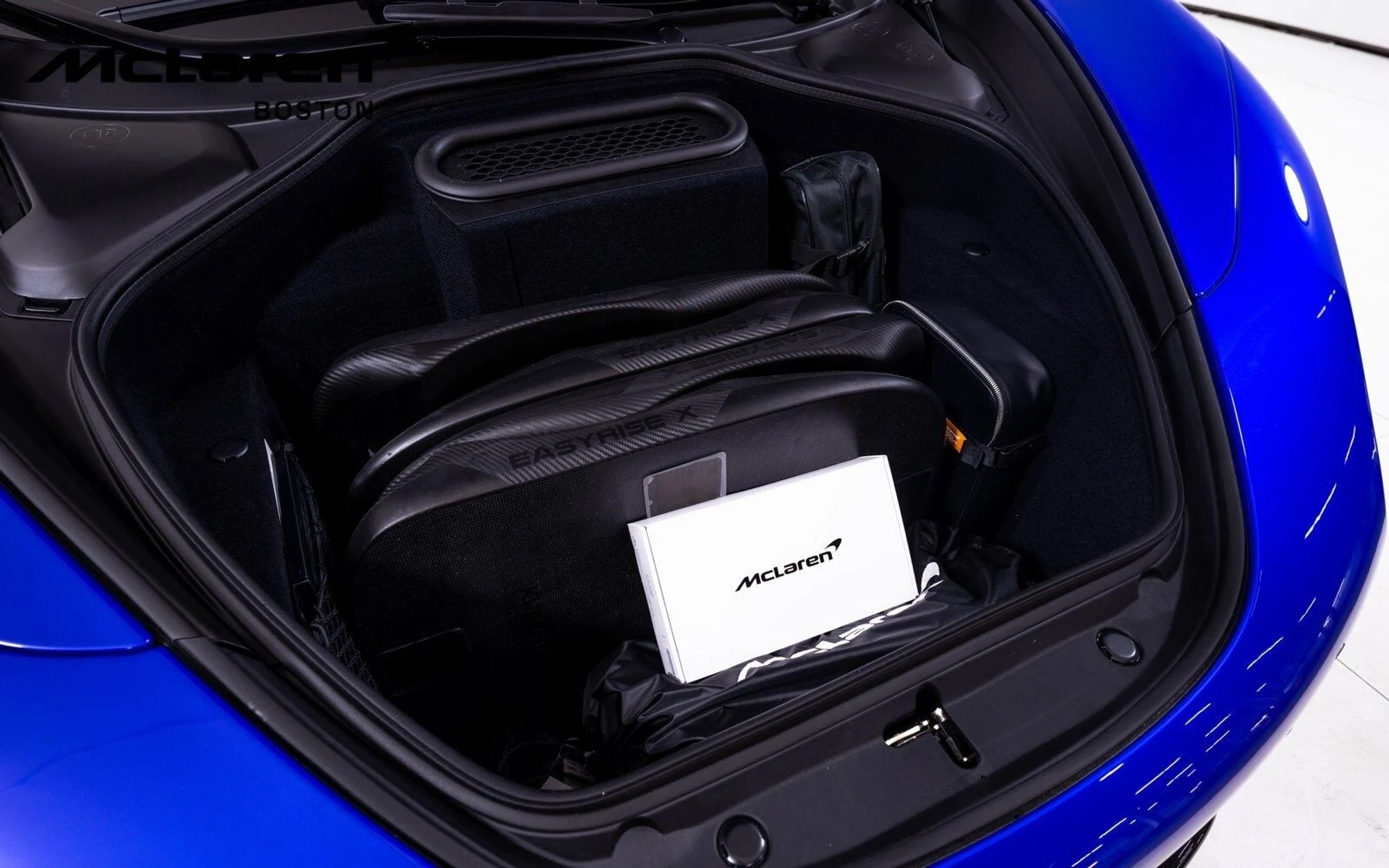 mph023_2318145056_43b94a0e431098429512d67d44dddcc9x_b2528015db