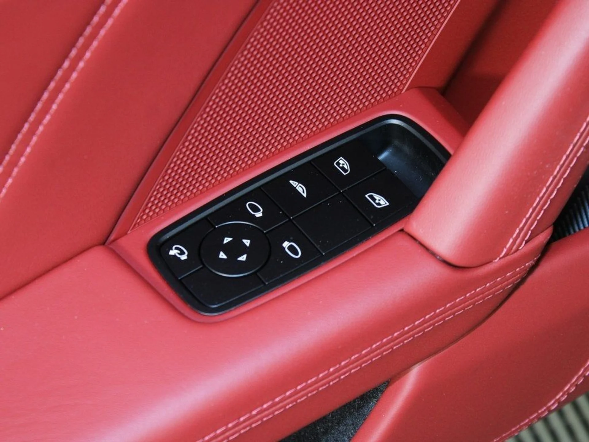 mph023_231894803_24_b201d3f851