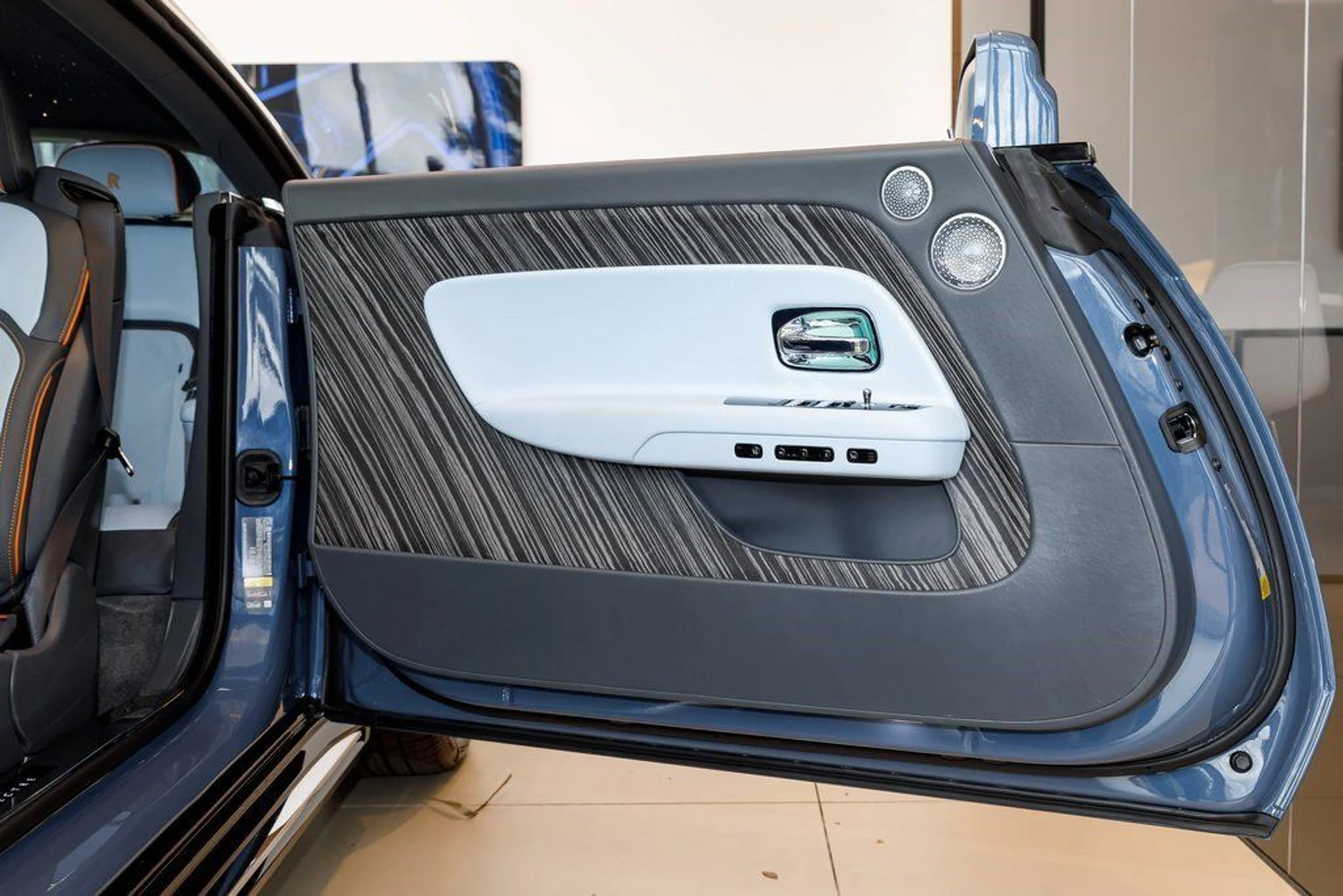 mph023_2327040444_c51f359a74f50650eb890201526d20f3_7a81e8880a