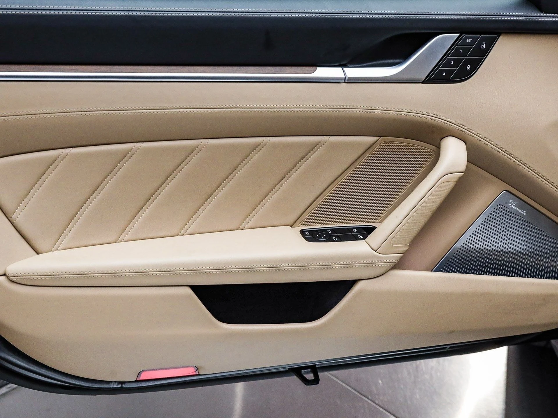 mph023_2329457290_40c4ab2246193a9bbb3e62684b2115abx_3d7d66268c