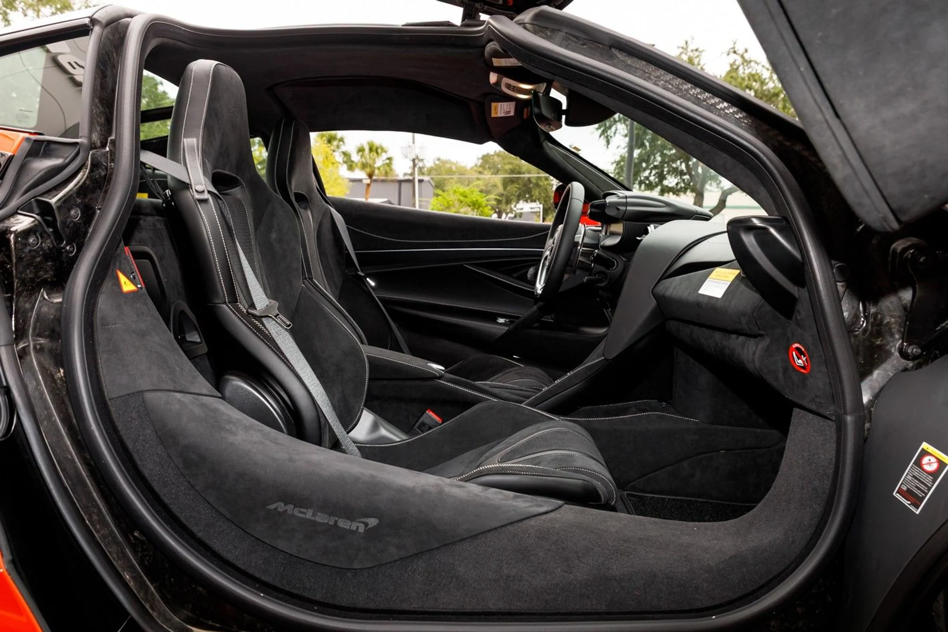 mph023_2333745770_628_p24_l_8ae9699cdf