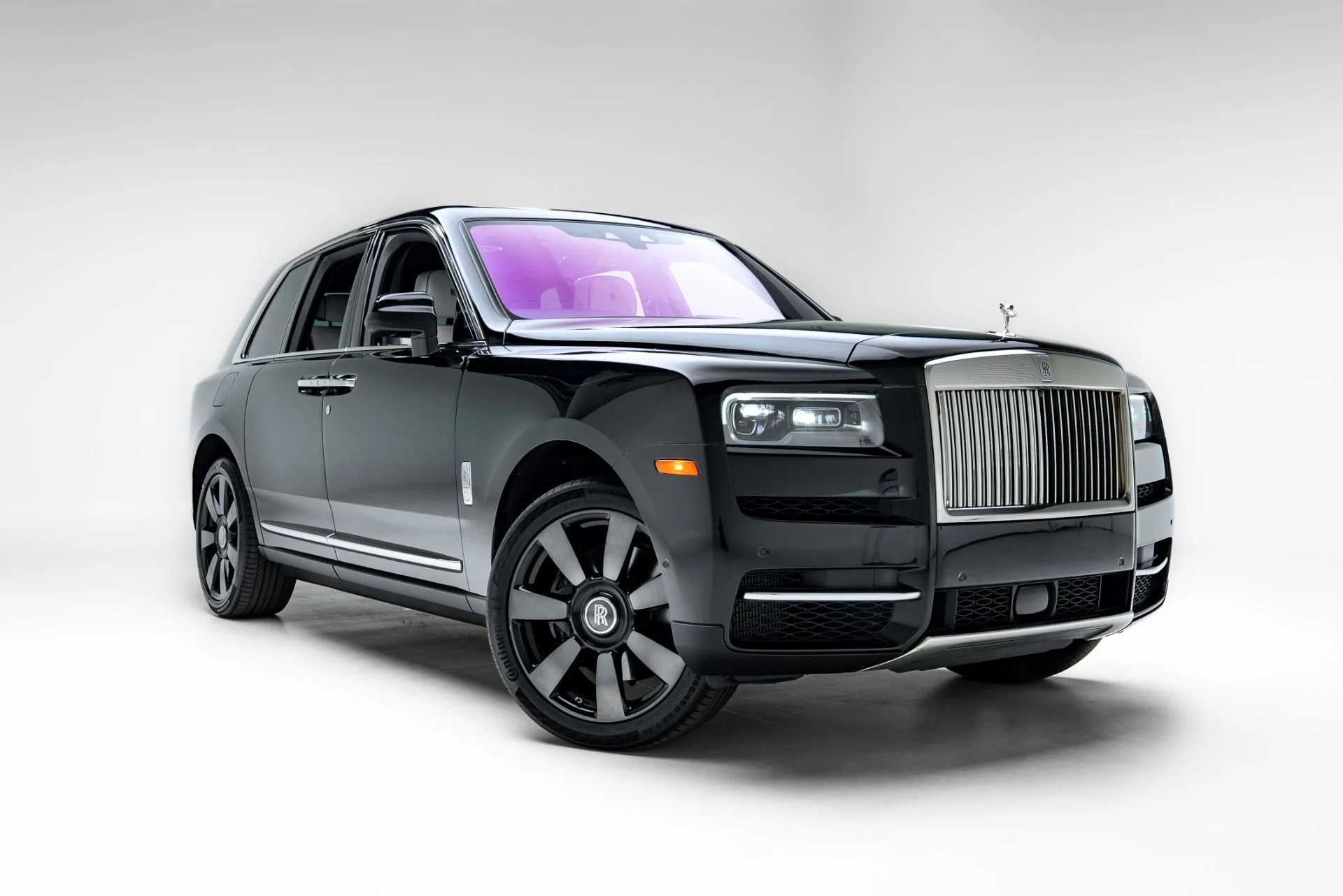 mph023_2337015771_Used_2023_Rolls_Royce_Cullinan_1777310585_bae9a2e972