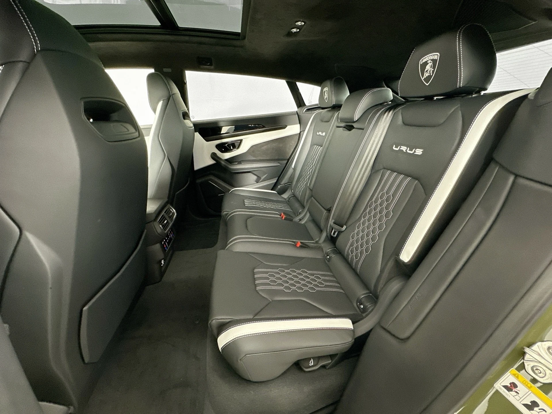 mph023_2351028946_24_7b00663244