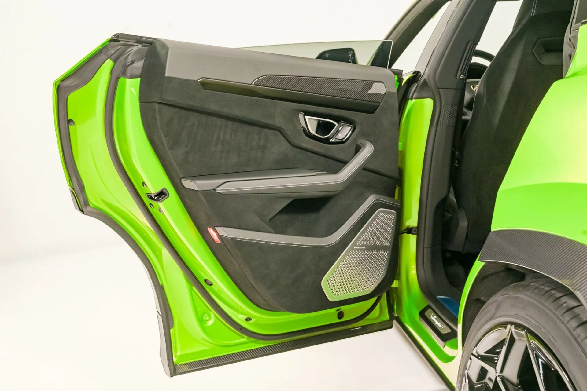 mph023_2351477236_bc2928acae6b4337834b021587f03209_9dee54dfc6