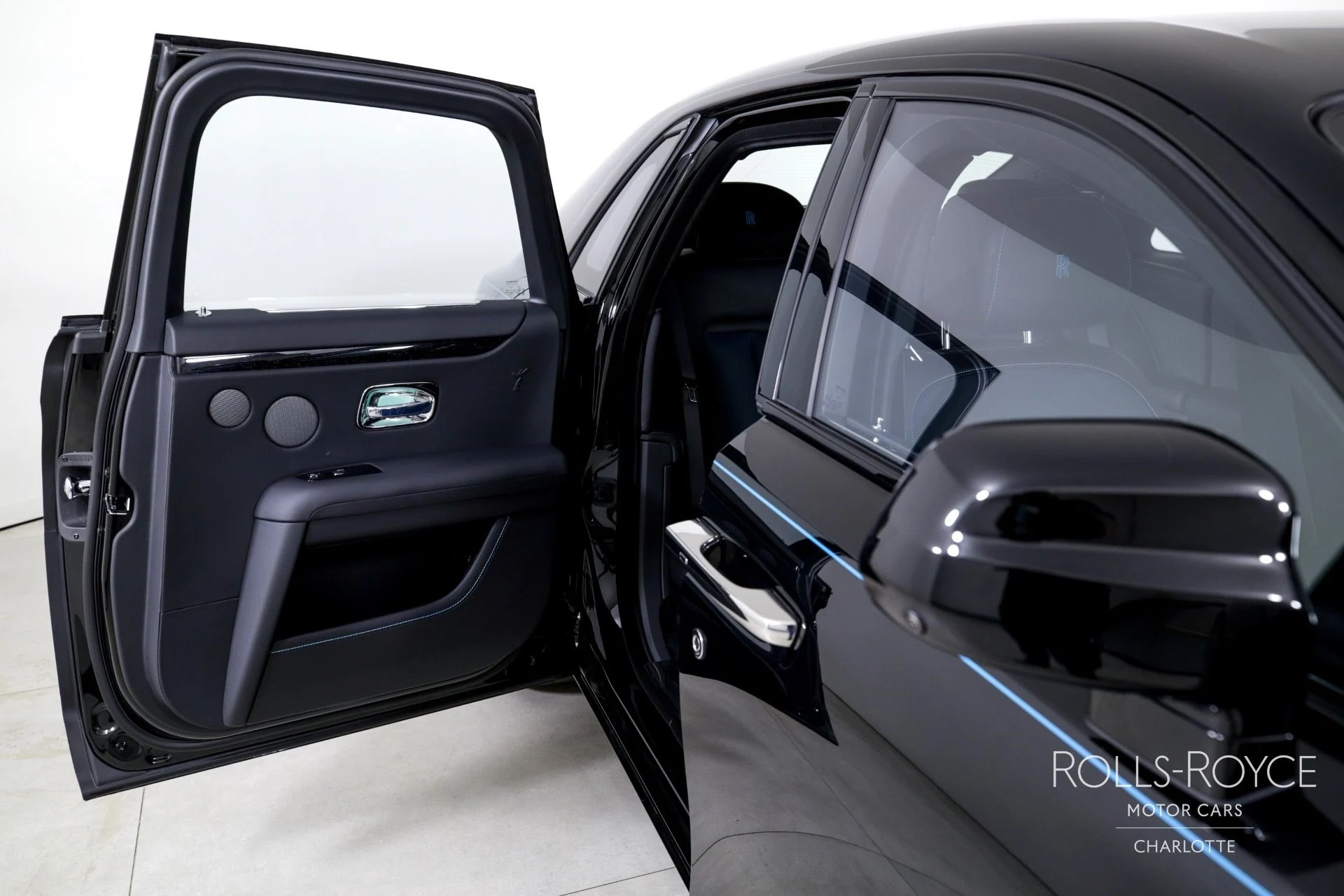 mph023_2359177777_Used_2024_Rolls_Royce_Ghost_1746461568_75e3214d20