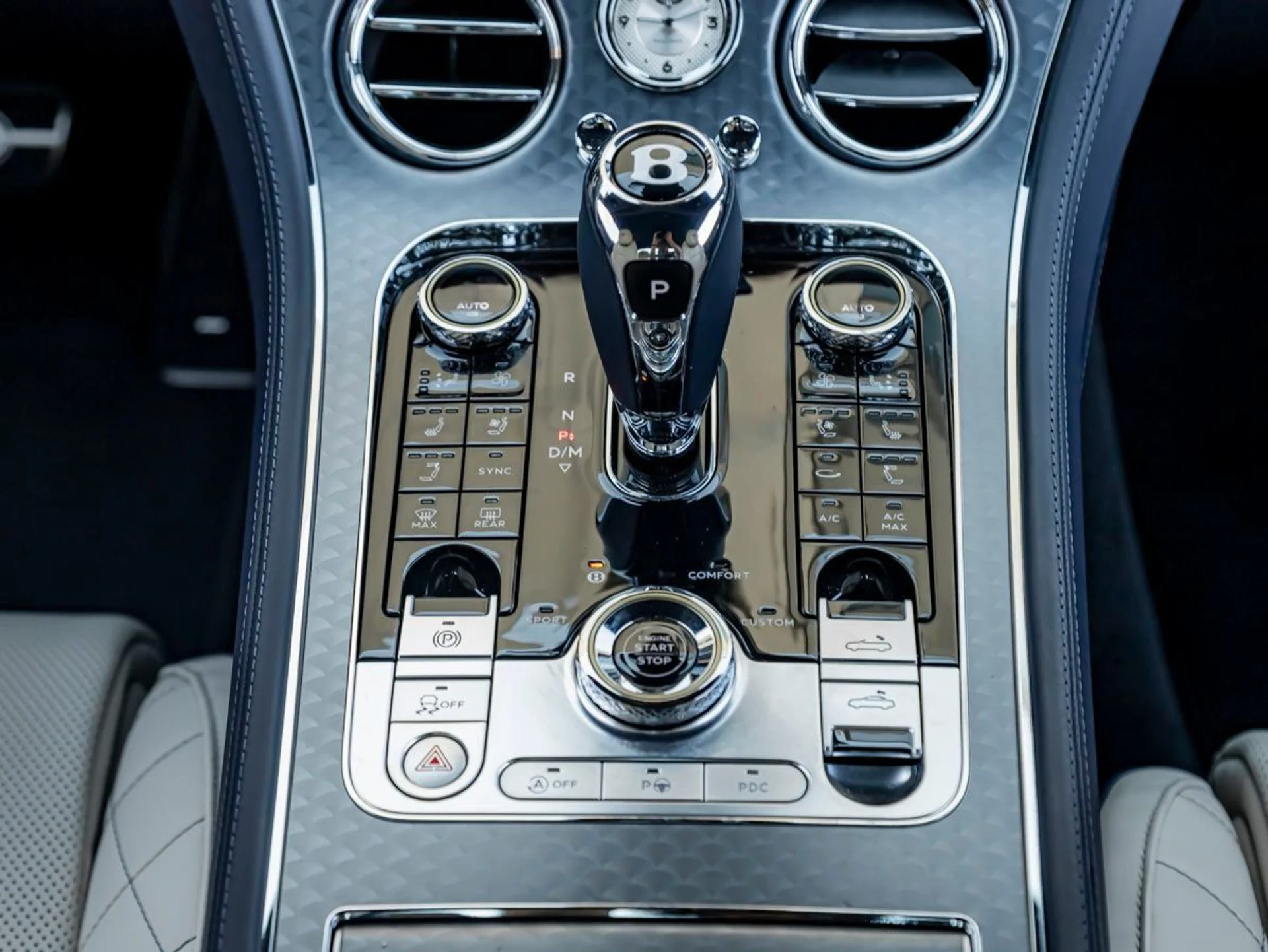 mph023_2359462289_24_f283c4da34