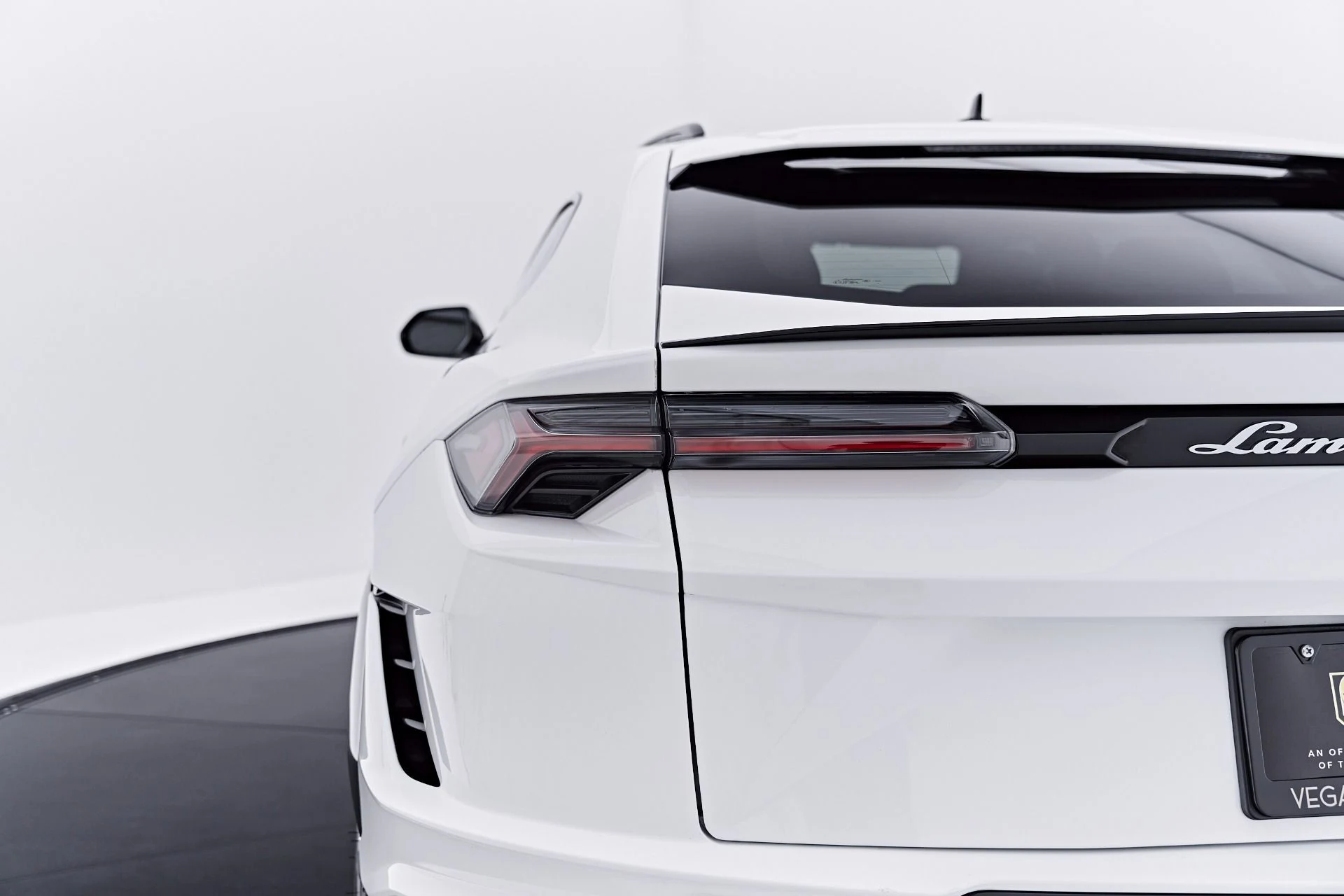 mph023_2360465406_Used_2023_Lamborghini_Urus_S_1784684438_4cd11f80a8