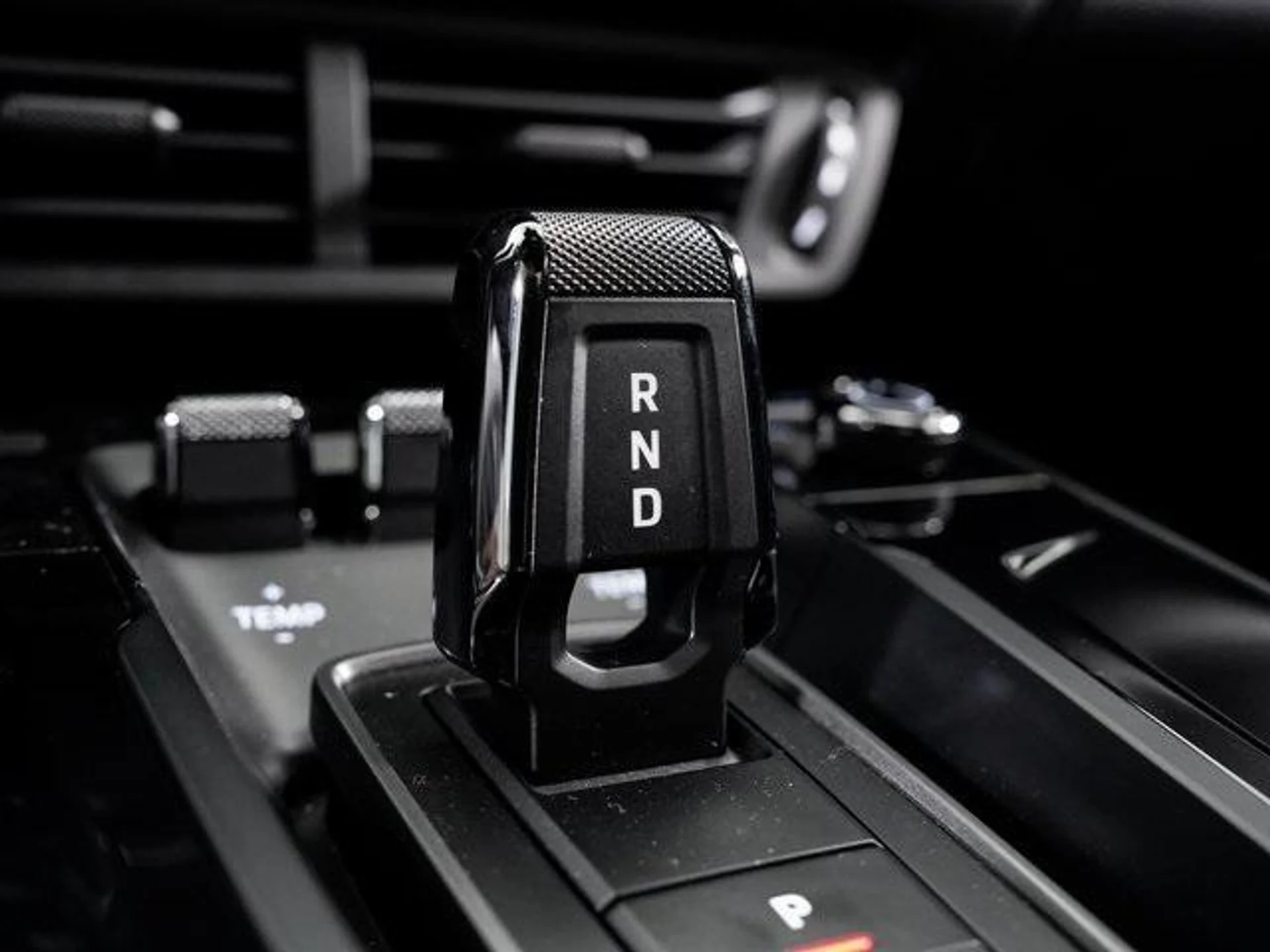 mph023_2361133710_HK_ooz_Tmsp_Qsc_O_Wa9_EP_Mleeu_Vg_a8623f3d53