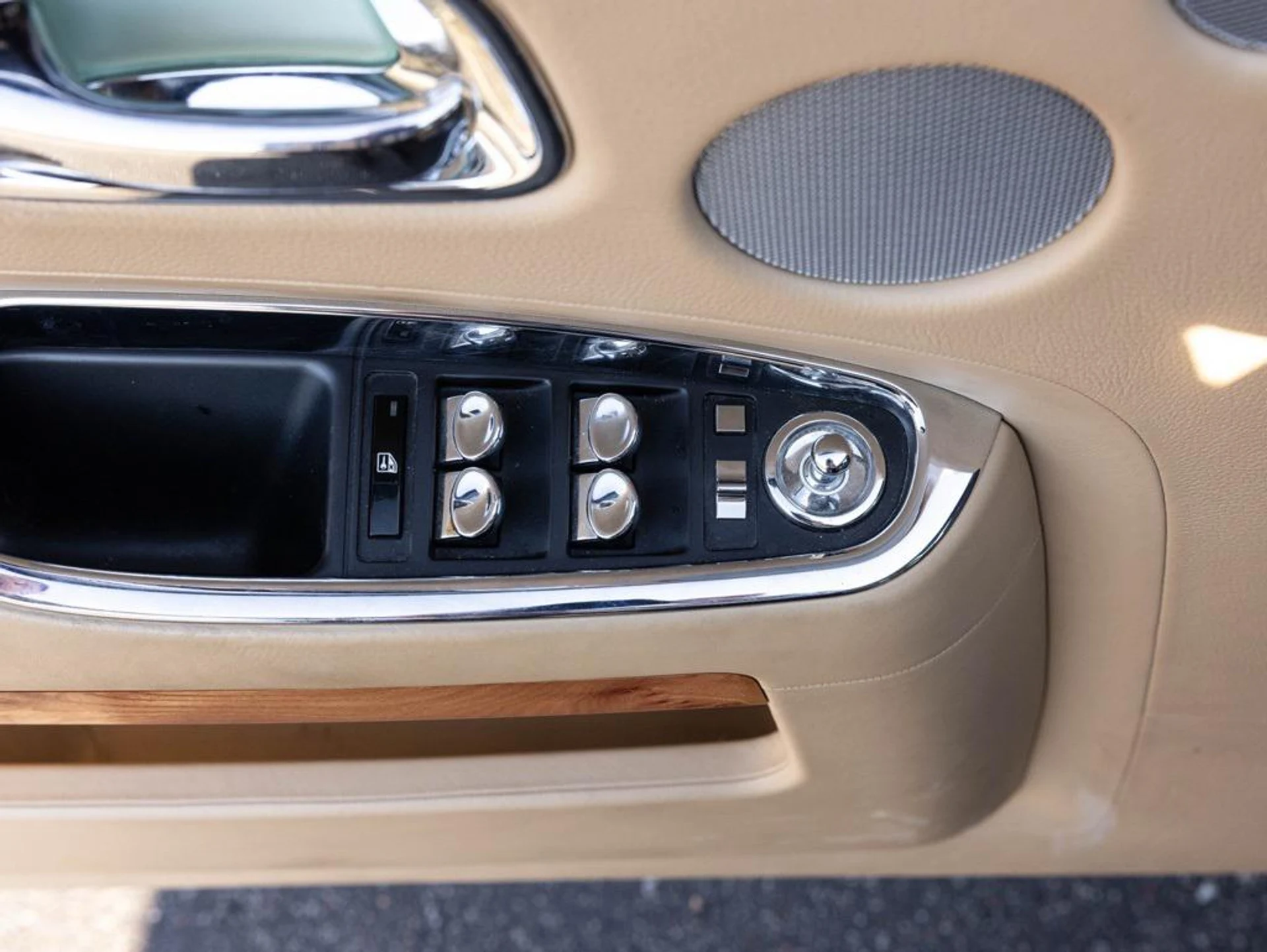 mph023_2365068859_481787351_694423194f23a11bfcaf5540_abf51508eb