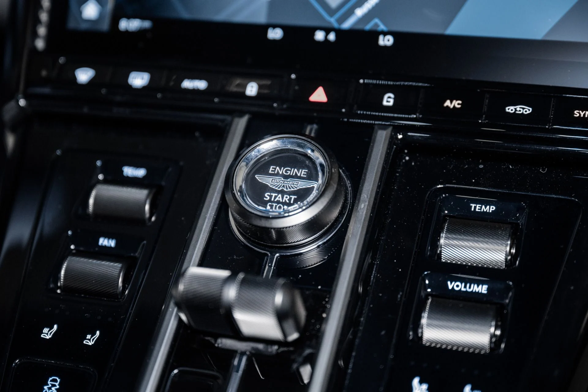 mph023_2365356207_New_2026_ASTON_MARTIN_VANTAGE_1759240597_99c6cf87fc