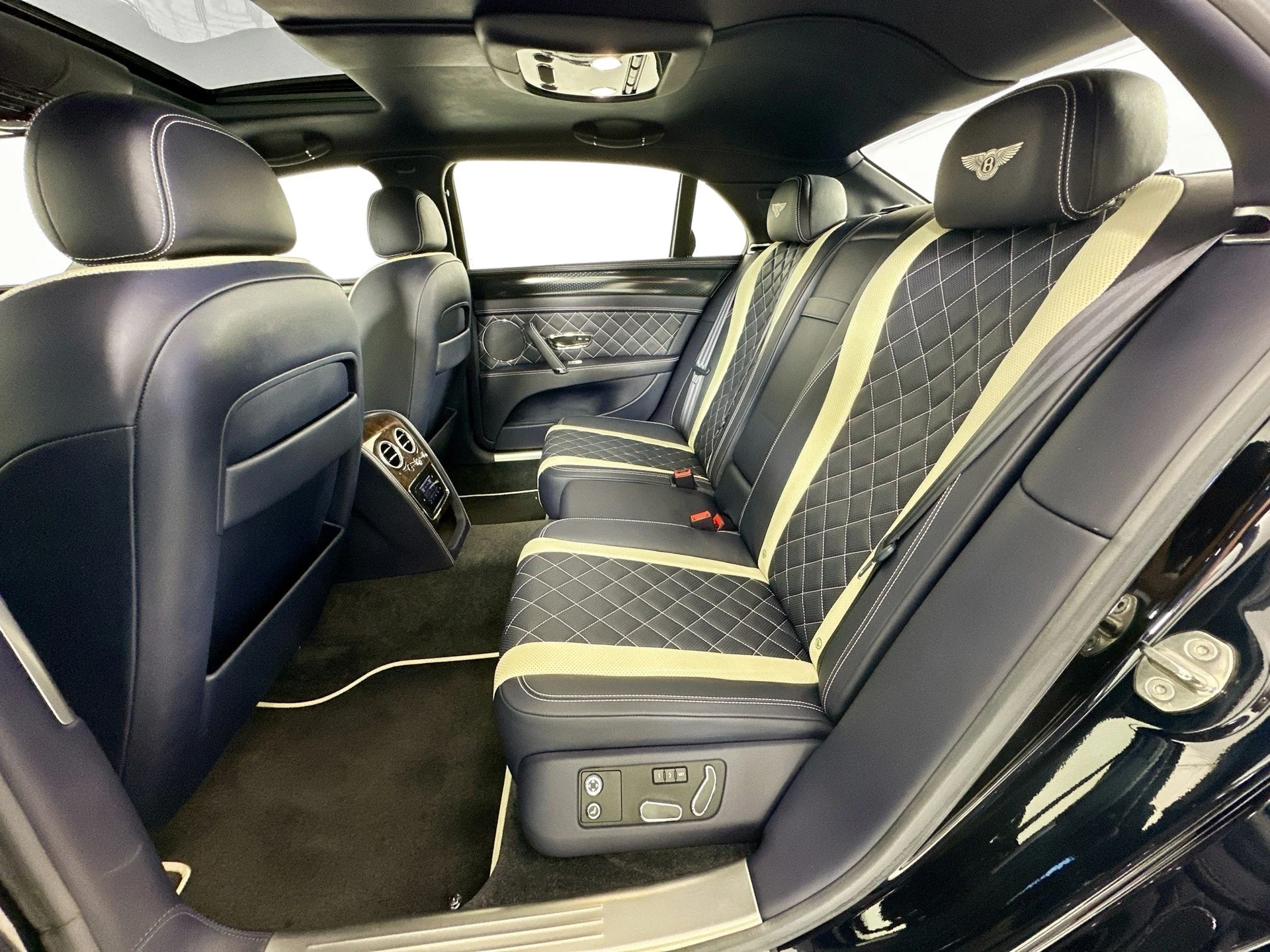 mph023_2368635595_24_9afcc2b040