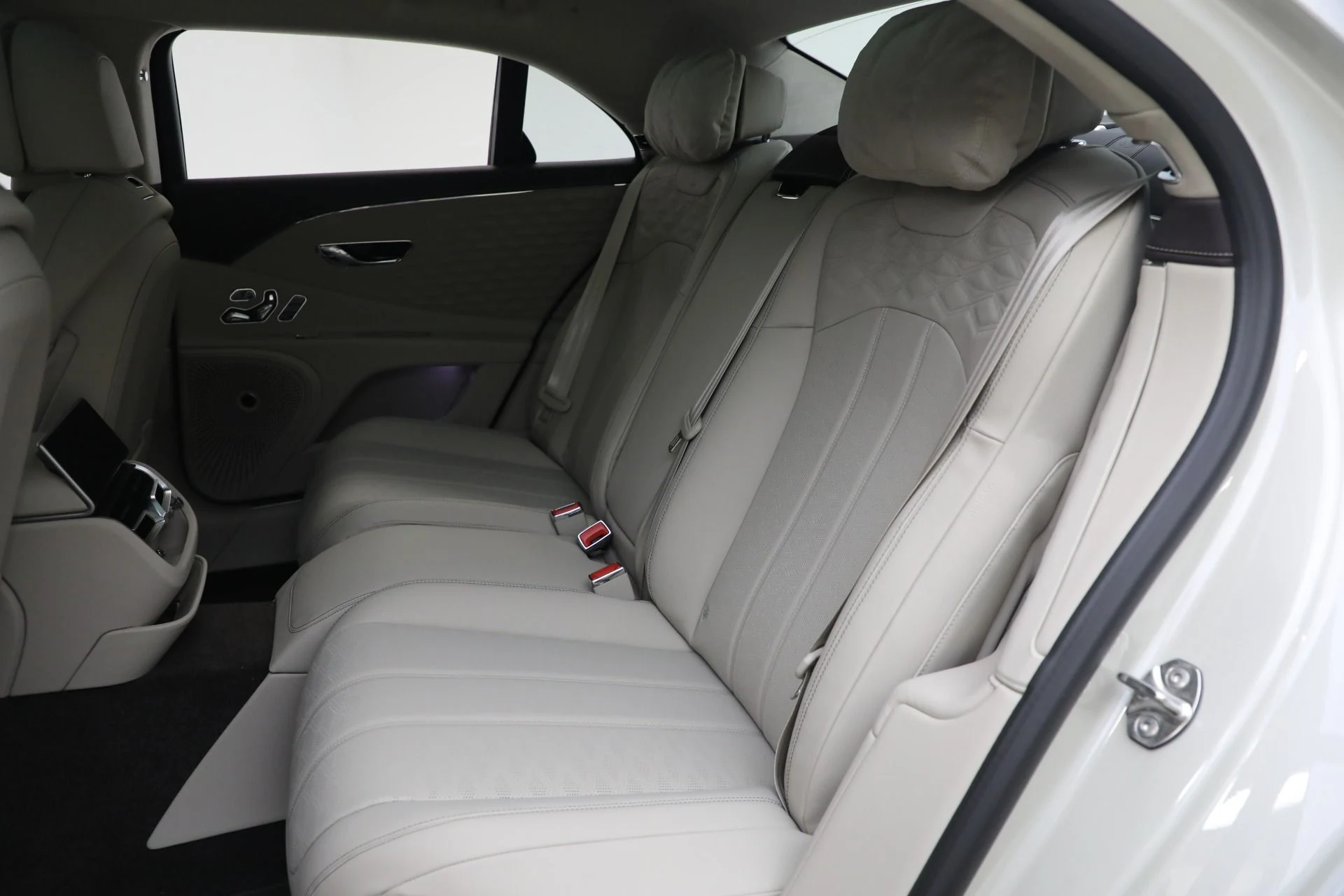 mph023_2370085459_New_2025_Bentley_Flying_Spur_Speed_430039f39c