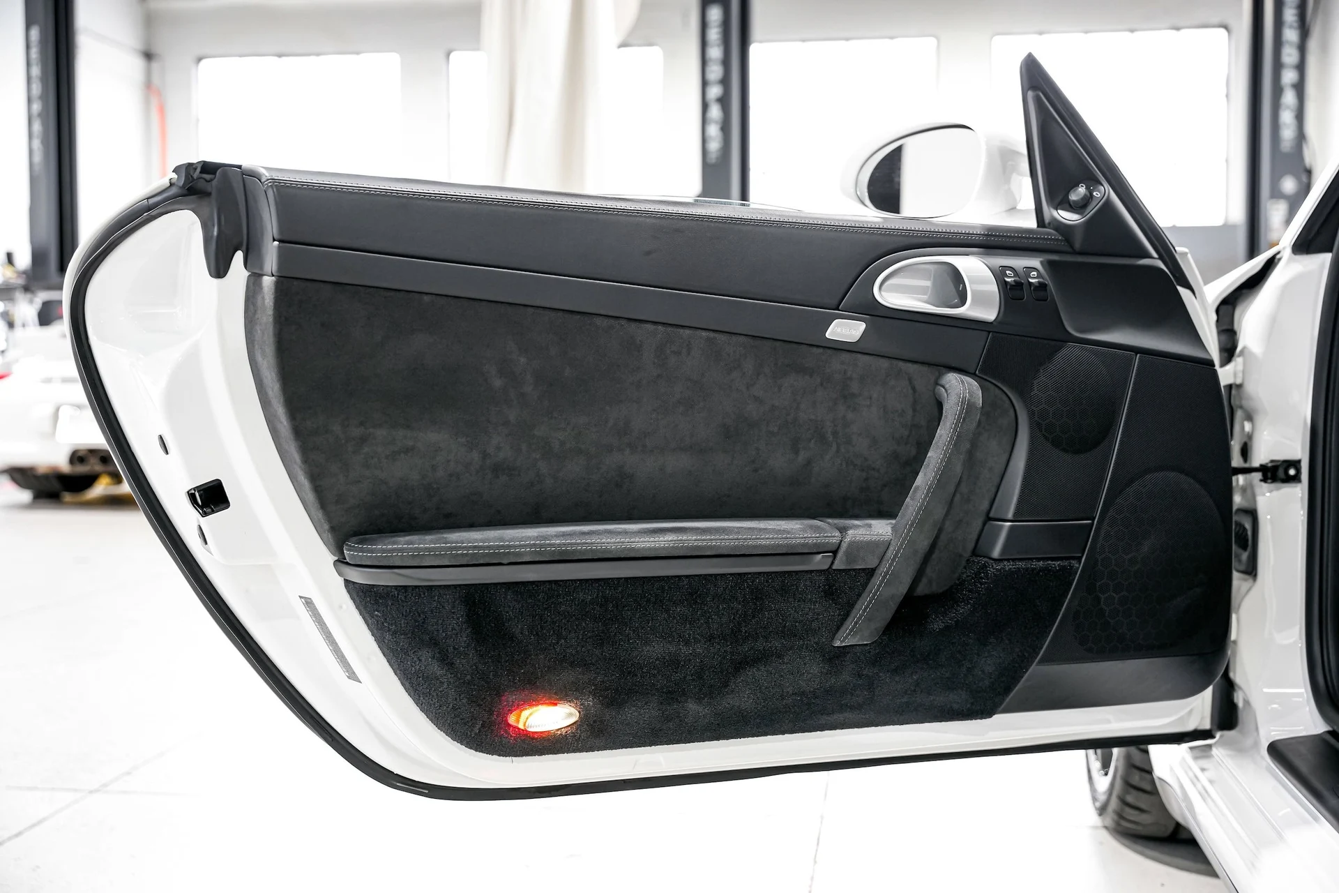 mph023_2378241560_455c911f47df097bbc8ba8621879869ax_9451230a73