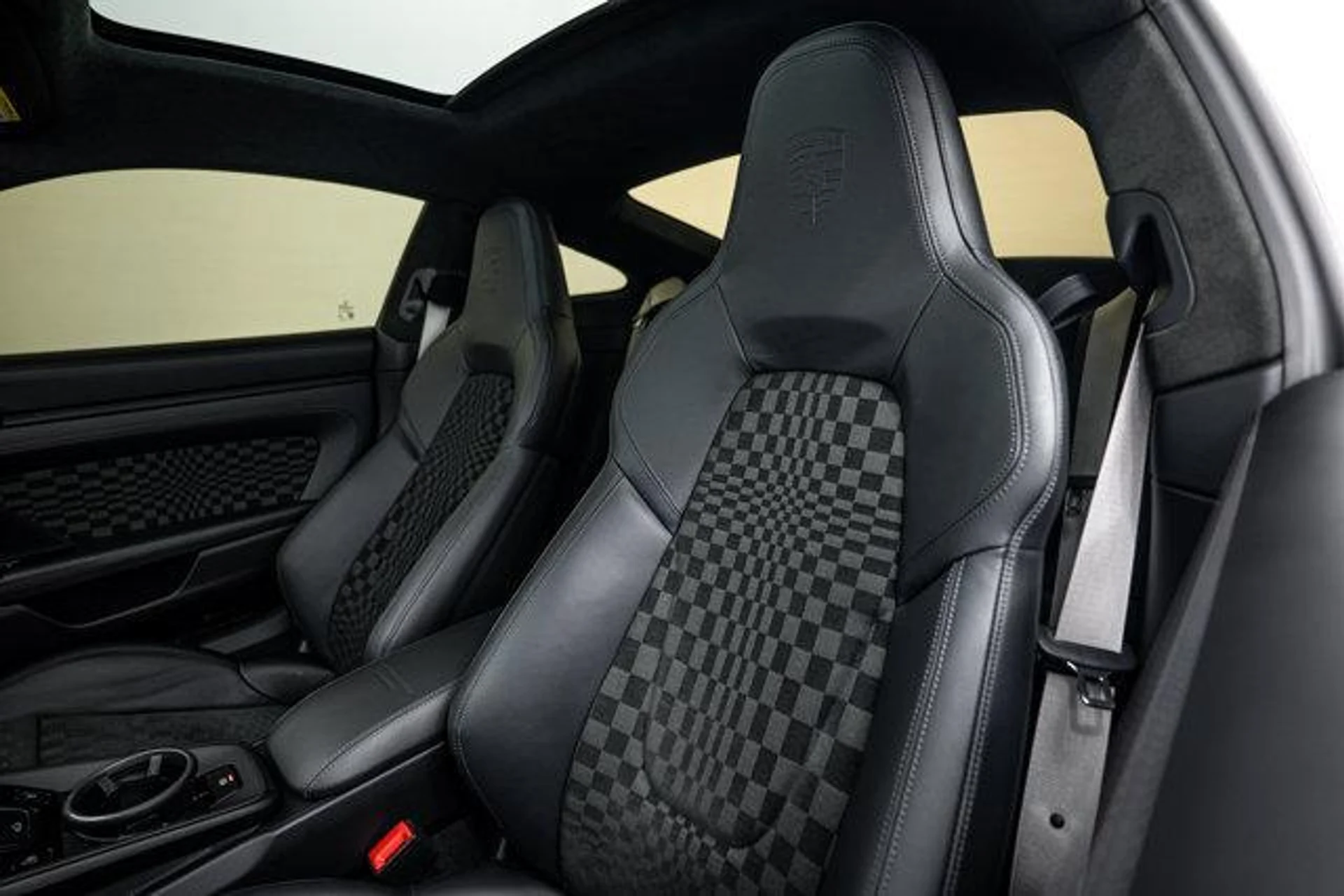 mph023_2378258289_Bo1w_R_Vkdnf3c_N_Mo_Z_Ul_Hl_9_EF_18_91e9ef6338