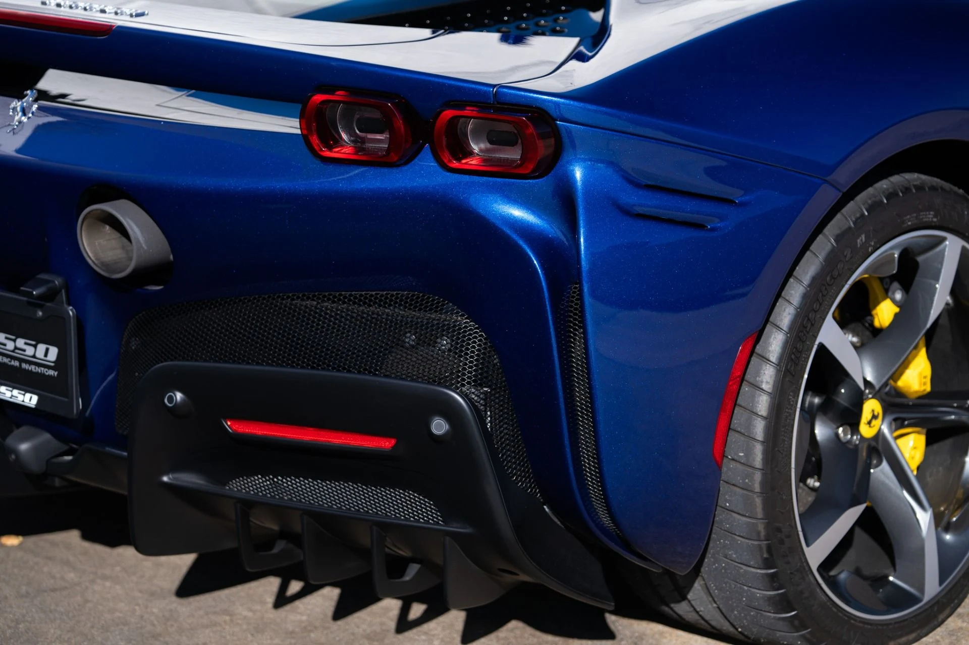 mph023_2386513527_Used_2025_Ferrari_SF_90_Spider_1768411390_a6eeba3c41