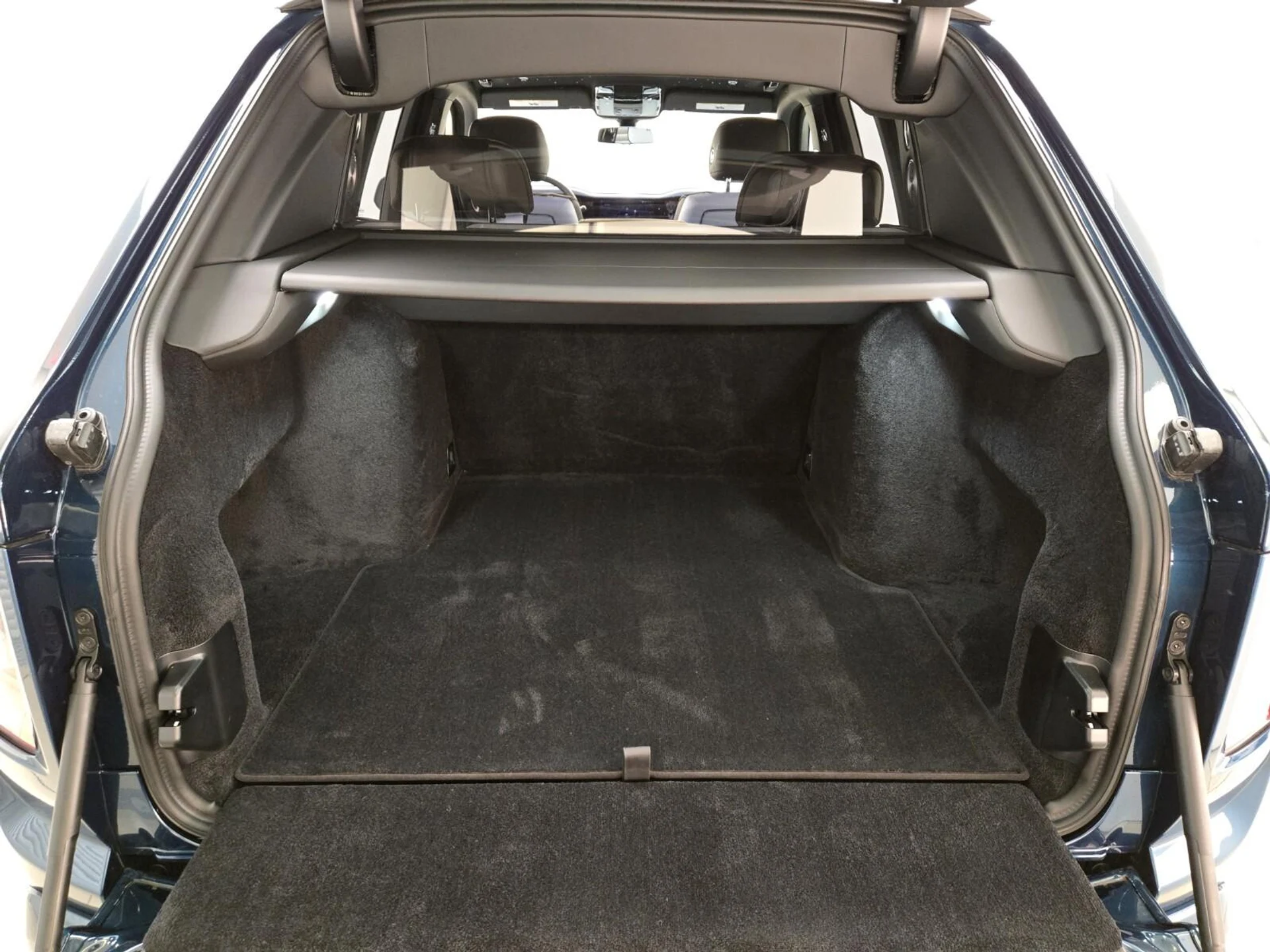 mph023_2386618640_Used_2025_Rolls_Royce_Cullinan_Black_Badge_1770446942_cb55a9cf0f