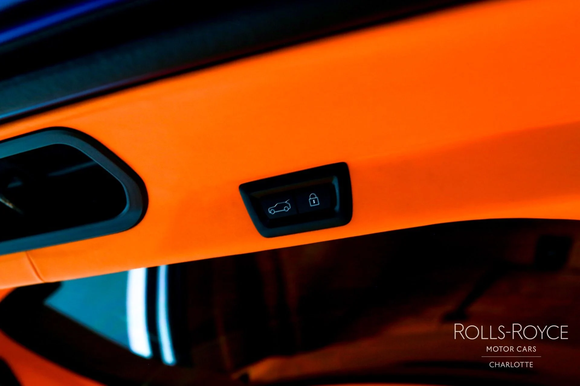 mph023_2390300661_Used_2019_Rolls_Royce_Cullinan_Mansory_1771362670_5a3e4c3d1d