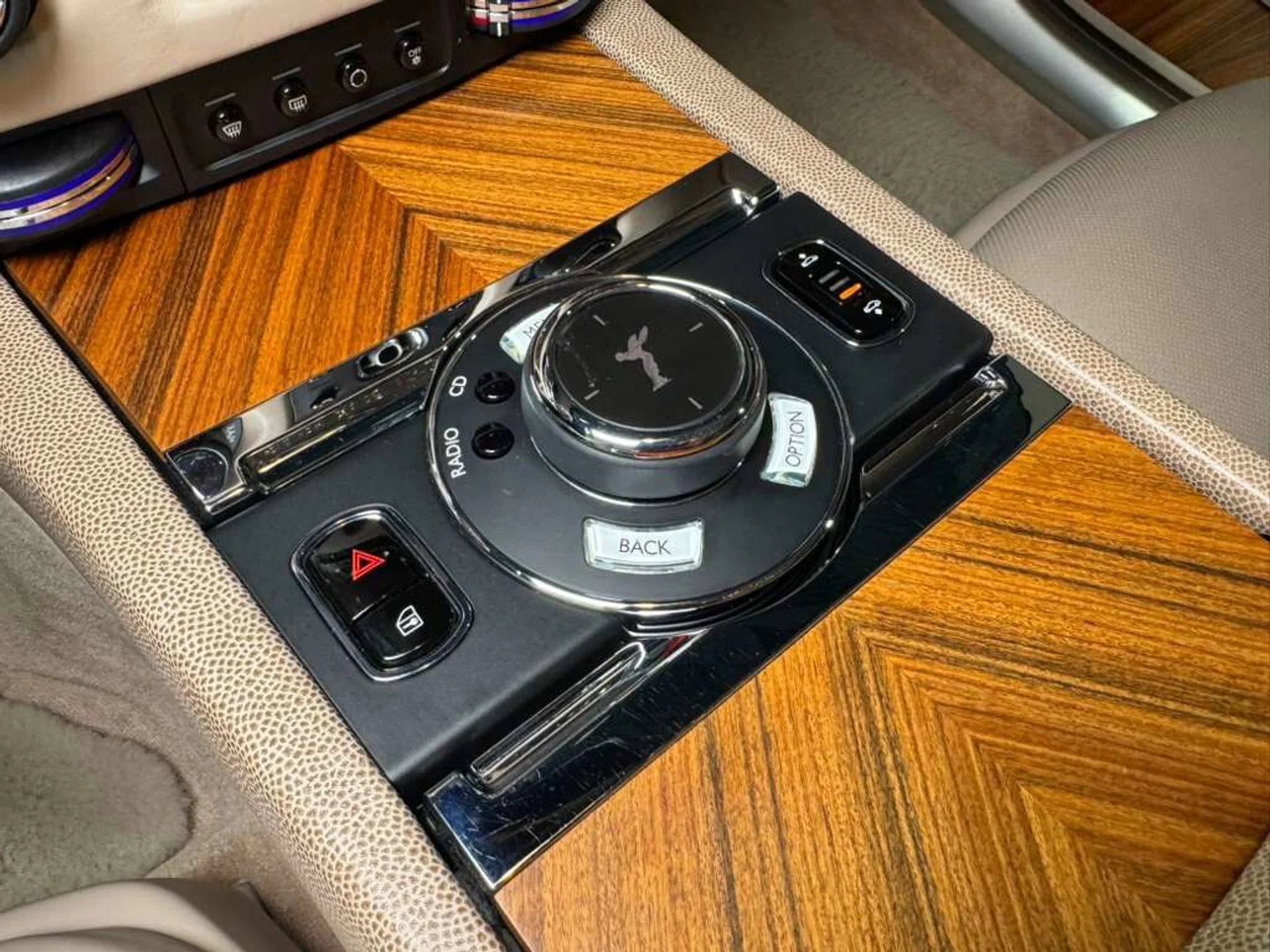 mph023_2390380245_b0e942709407c834a6b3f2f18123aa0e_af42c48044