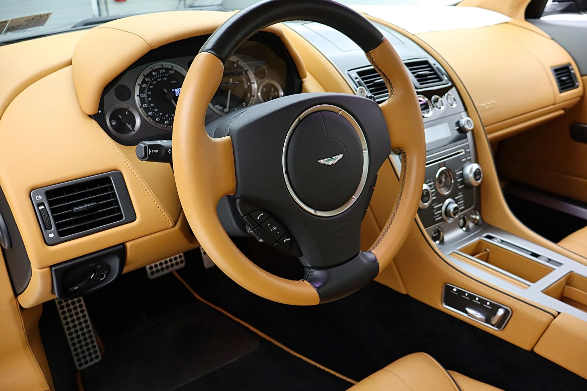 mph023_239926620_Used_2012_Aston_Martin_Virage_Coupe_927074b14b