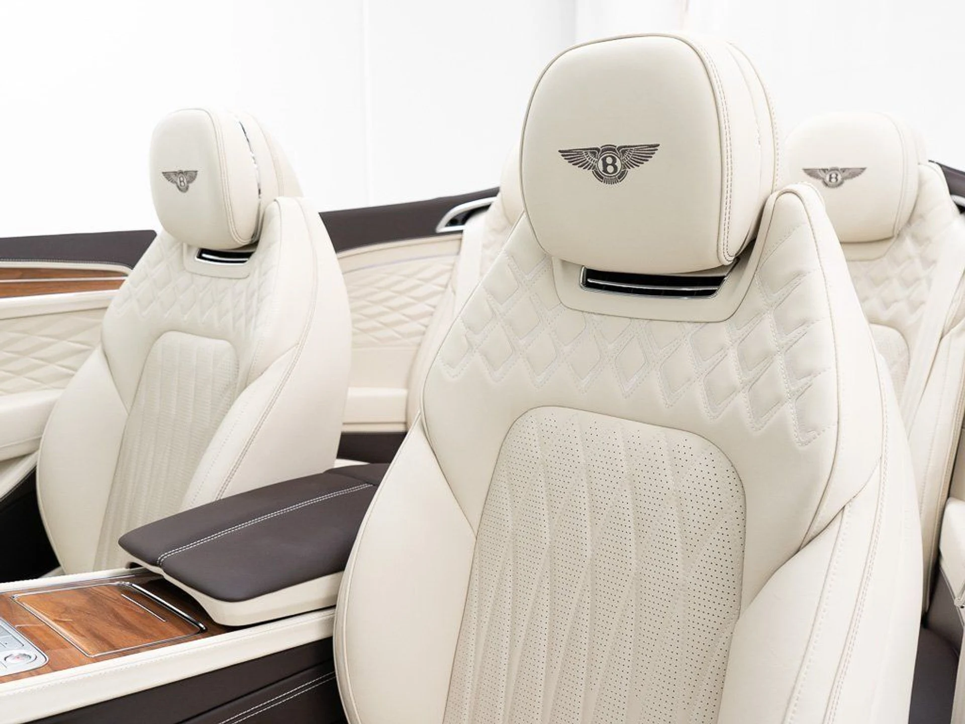 mph023_2407778464_0dbc56cc814d3df746d0500307fd0389_89d661670c