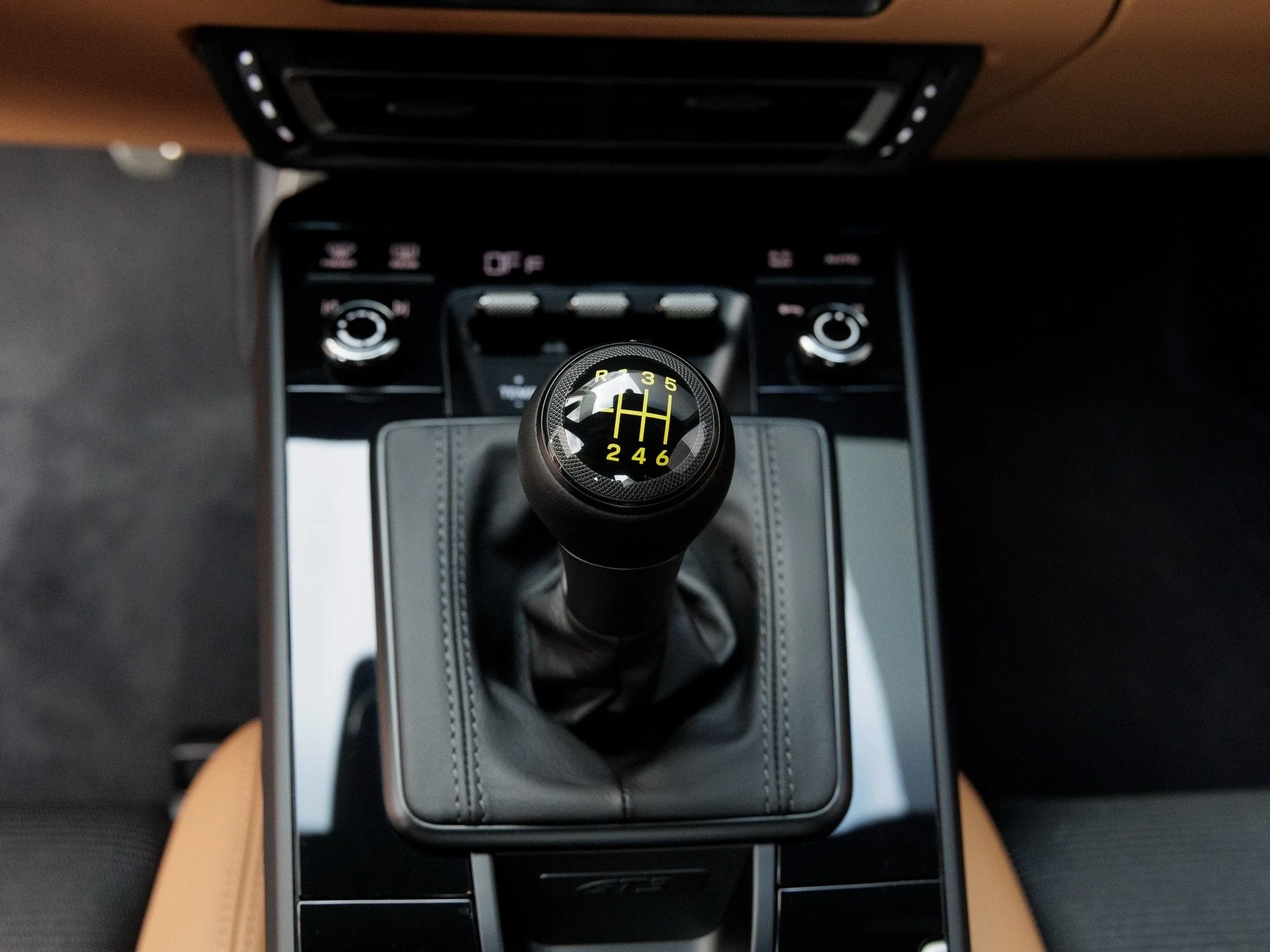 mph023_241184514_24_0a0295930b