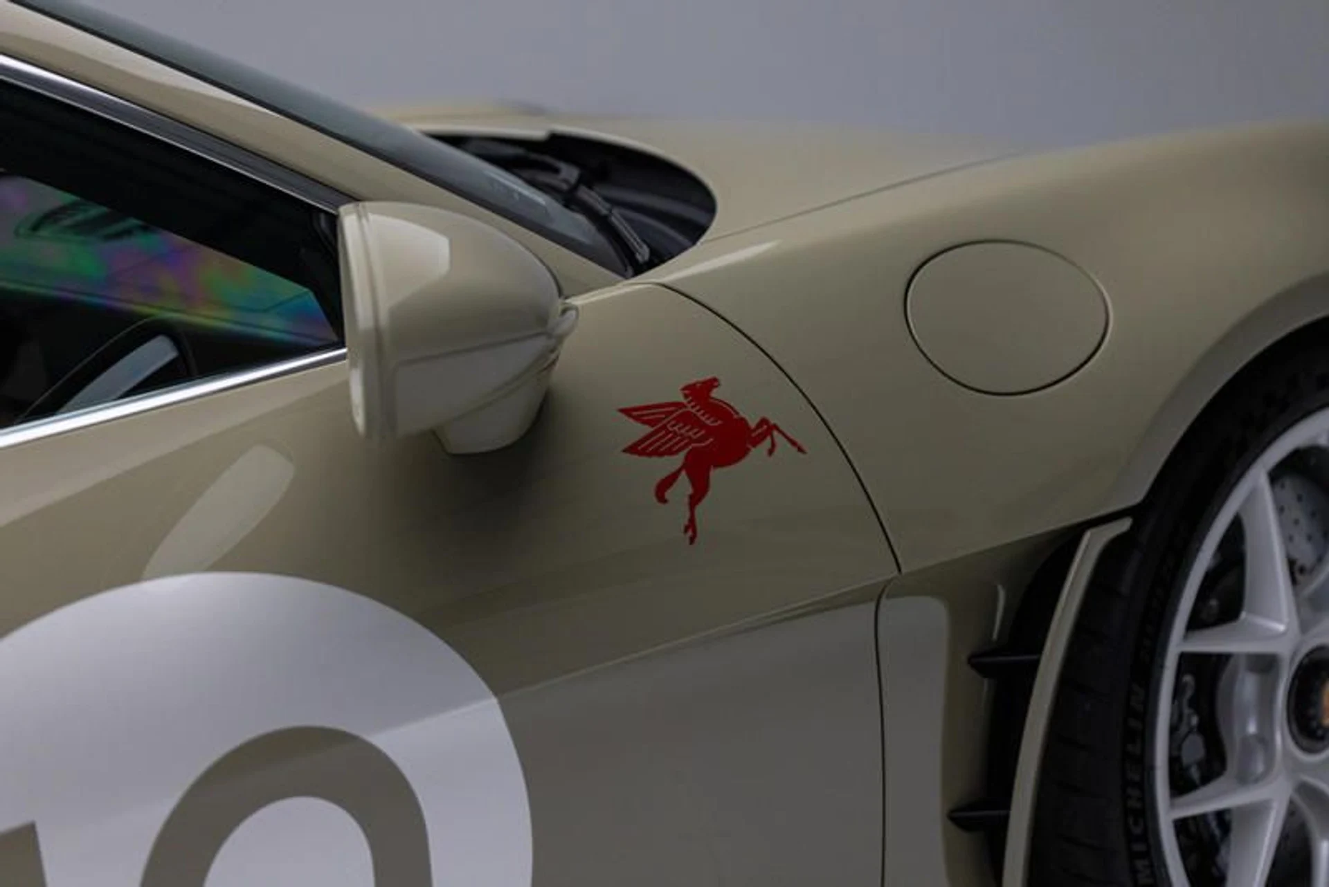 mph023_2414195104_46_A0_E921_B476_4_C06_8604_23_EA_0_B177_D8_B_73e9300f82